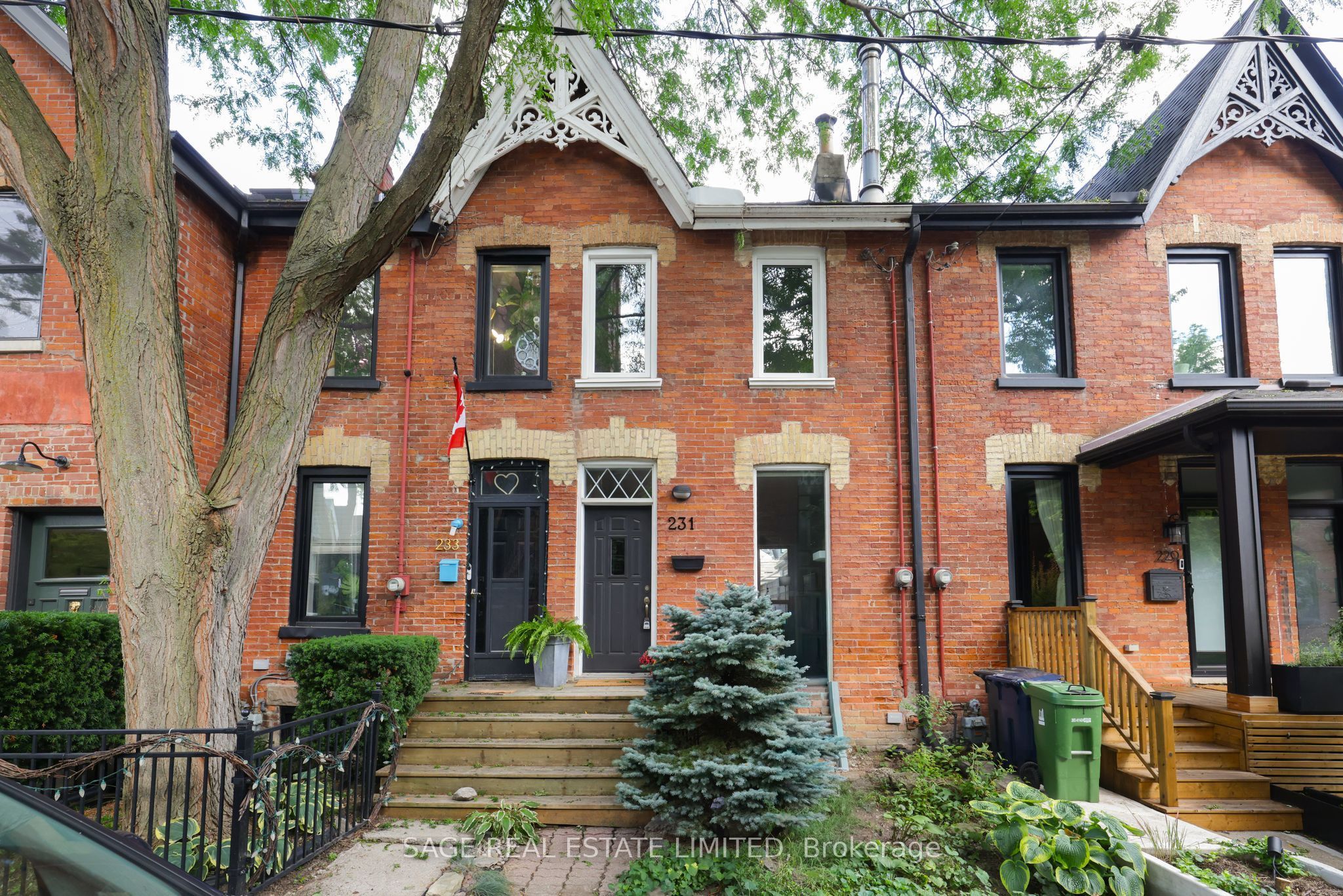 231 Boulton Avenue, Toronto, ON M4M 2J8 photo 2