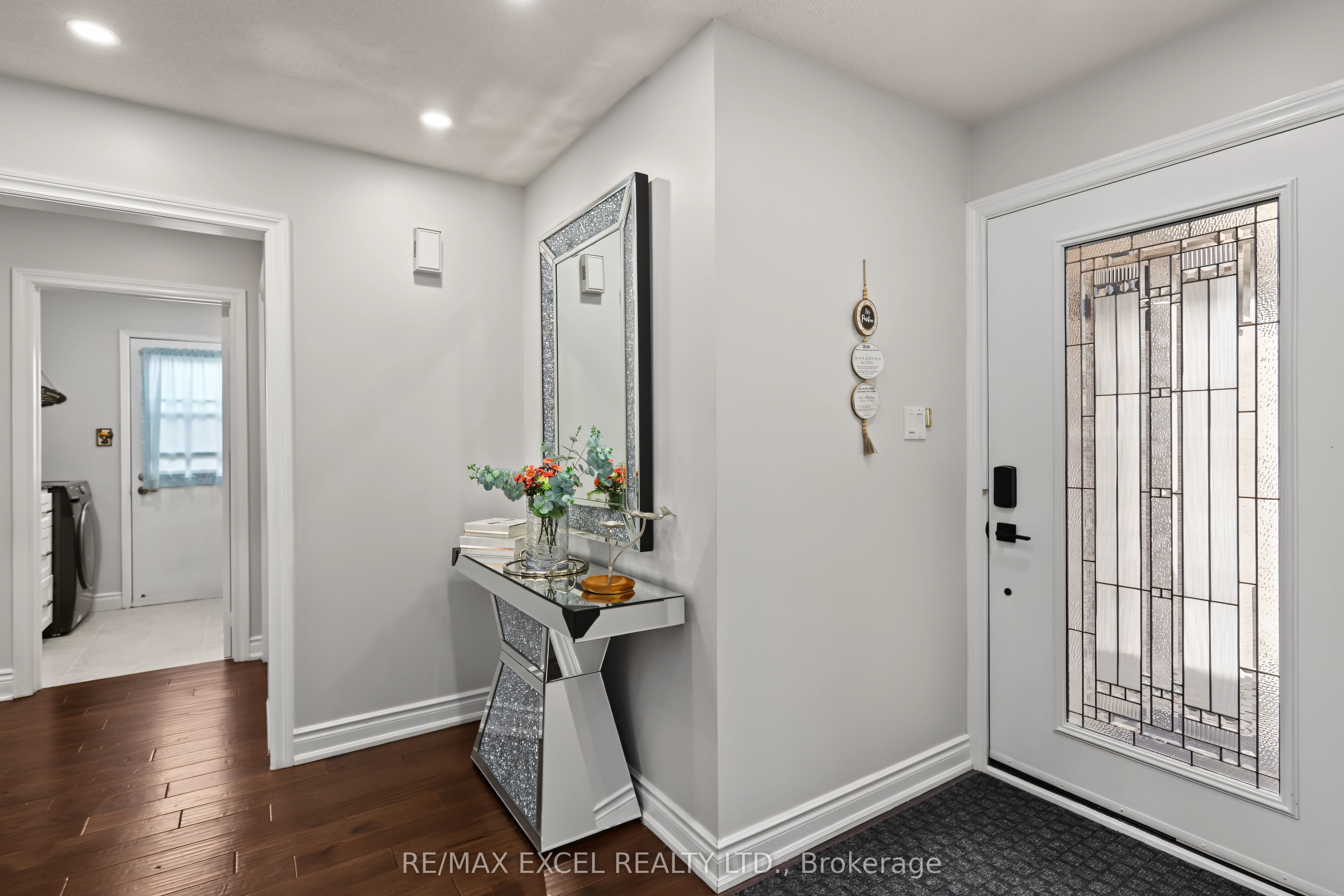 22 Horseshoe Drive, Whitby, ON L1N 8E9 photo 3