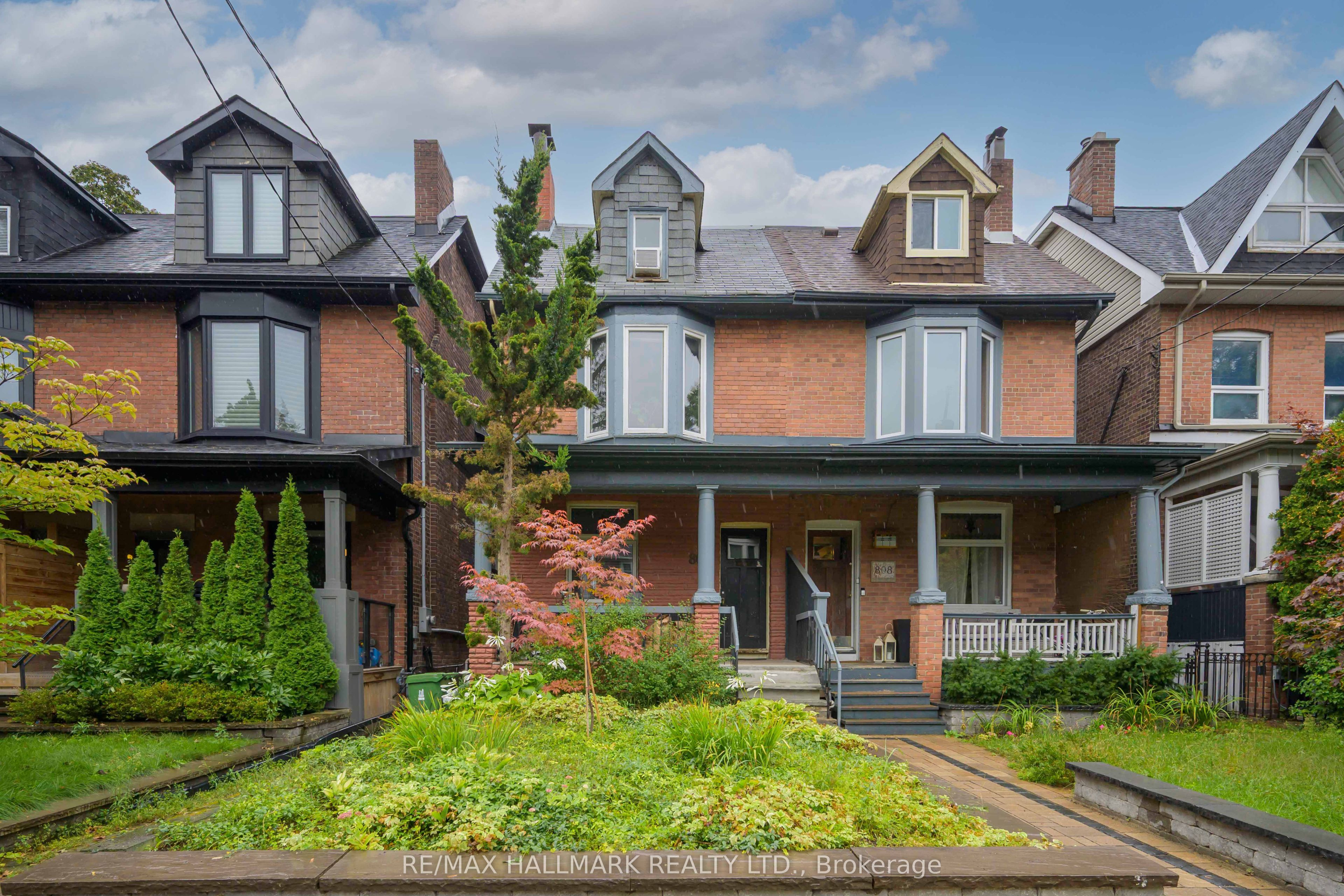 806 Logan Avenue Main Floor, Toronto, ON M4K 3E1