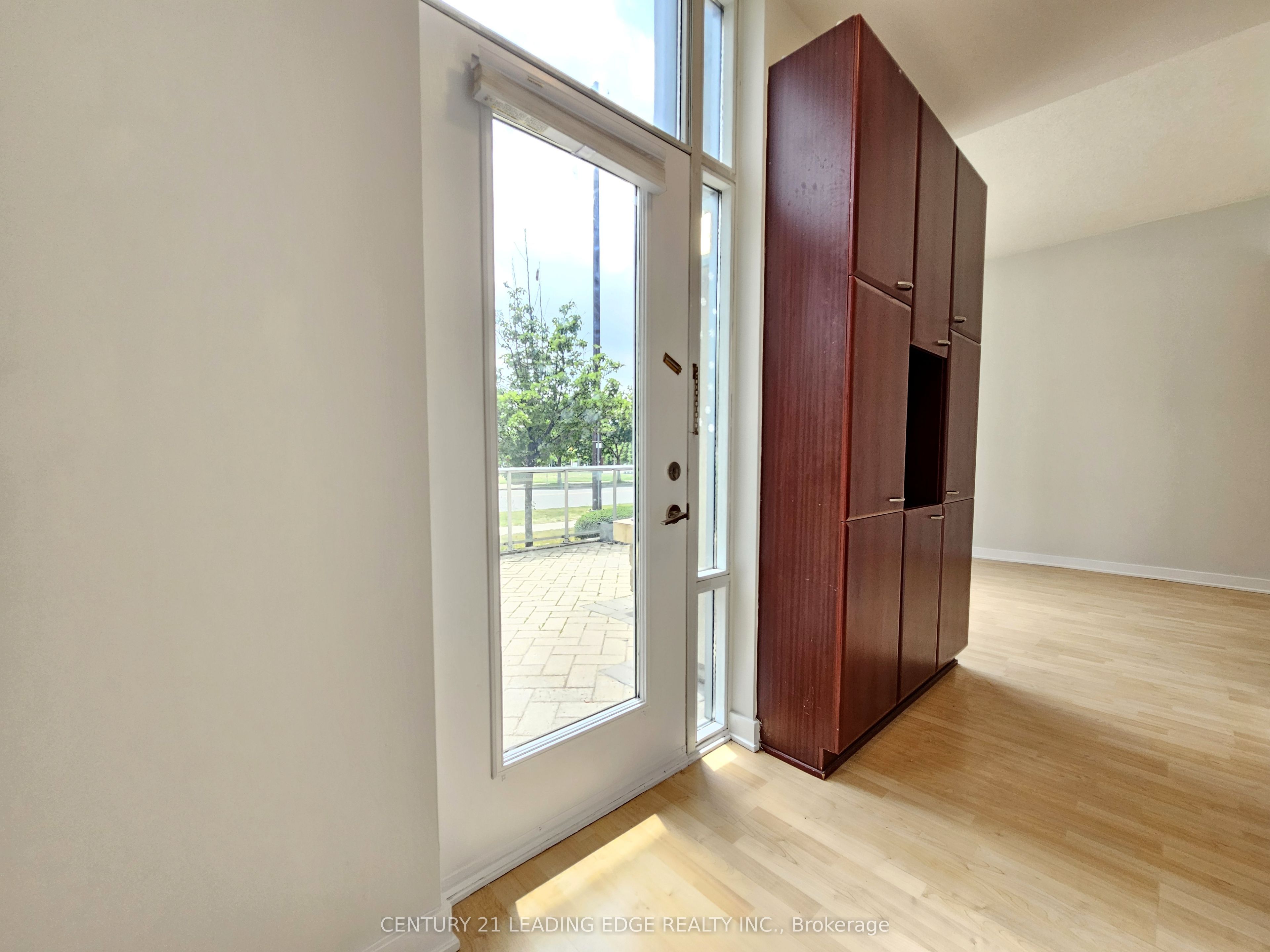 38 Lee Centre Drive TH120, Toronto, ON M1H 3J7 photo 4