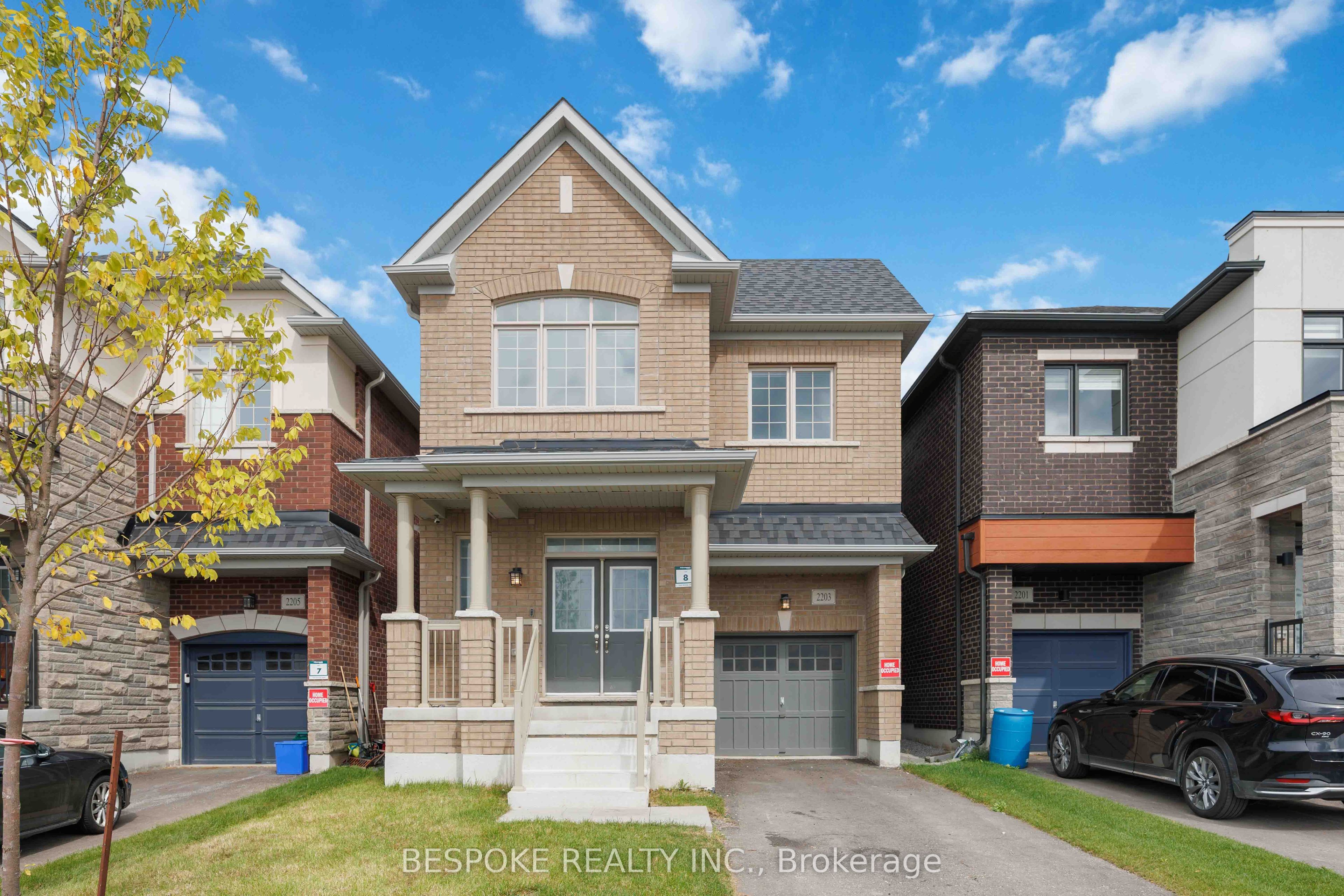 2203 Crystal Drive, Oshawa, ON L1L 0W7 photo 2