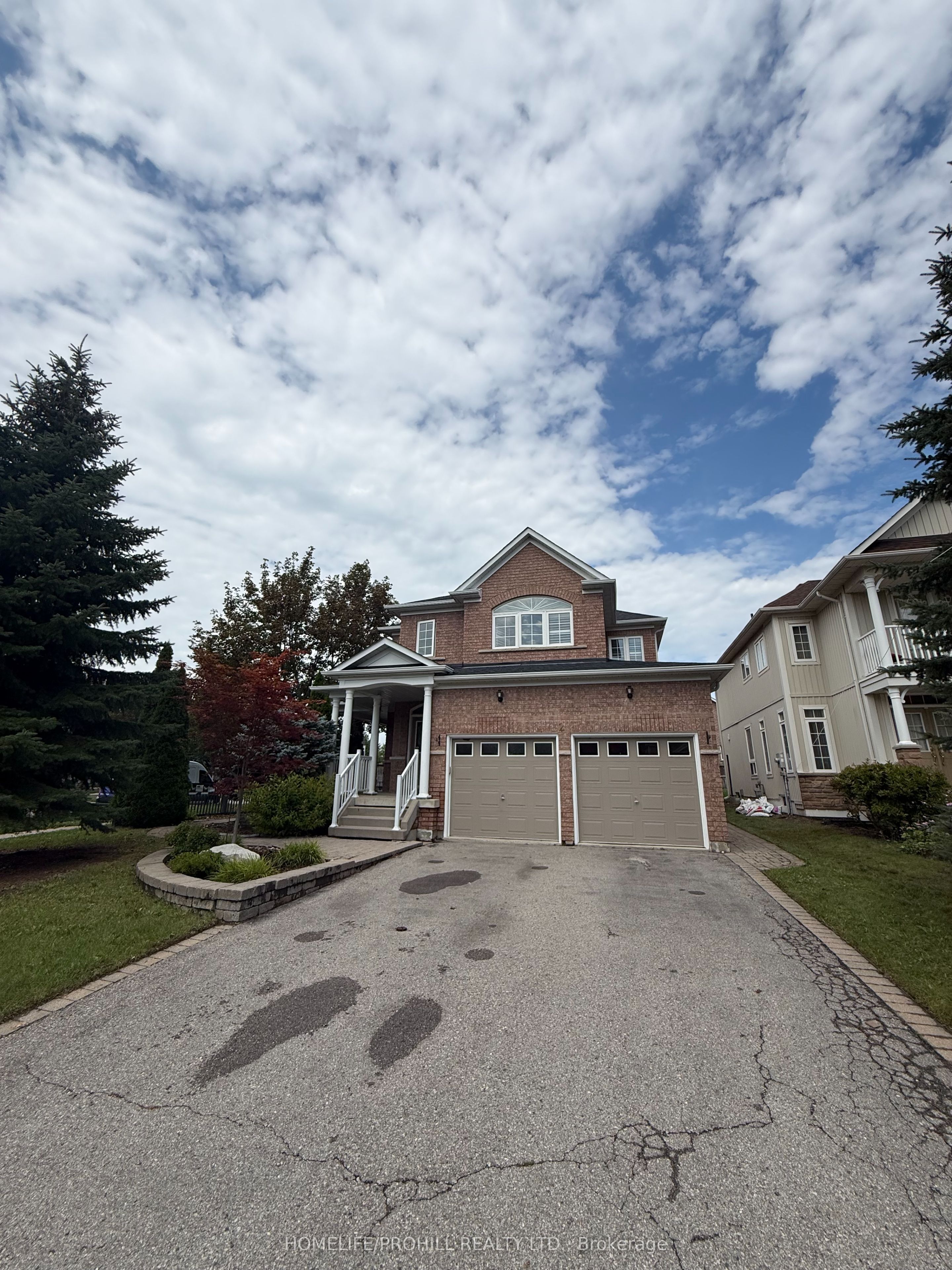 2 Hawstead Crescent, Whitby, ON L1M 2M5 photo 2