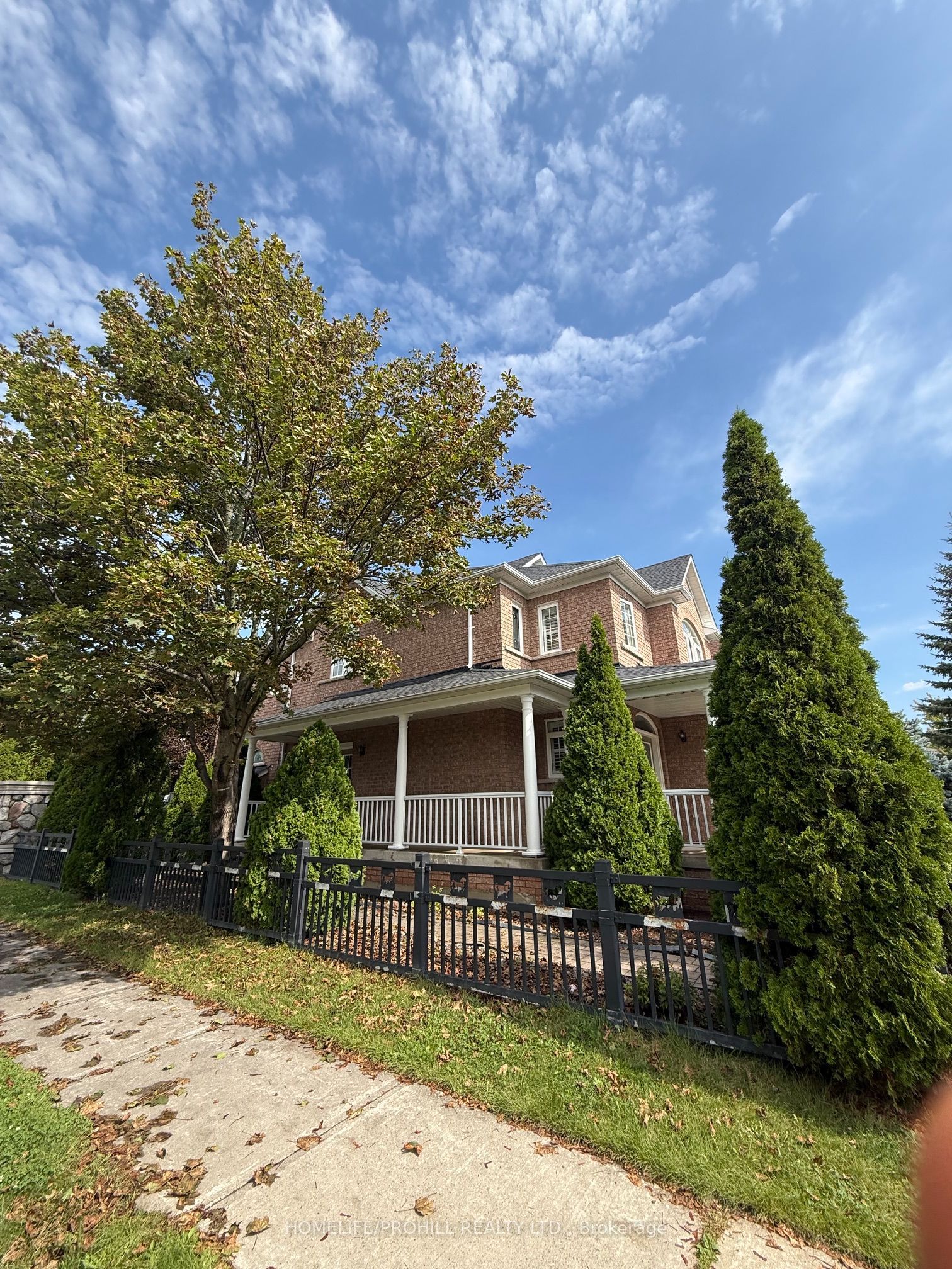 2 Hawstead Crescent, Whitby, ON L1M 2M5 photo 3