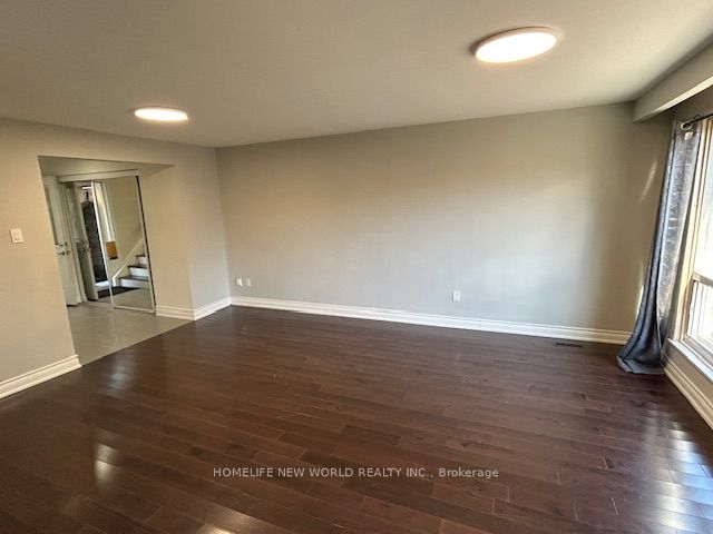 31 Wellpark Boulevard Main & 2nd Floors, Toronto, ON M1V 1B5 photo 4