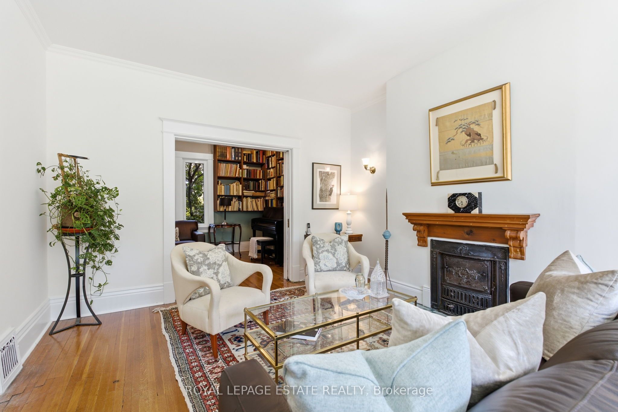 14 Lyall Avenue, Toronto, ON M4E 1V8 photo 4