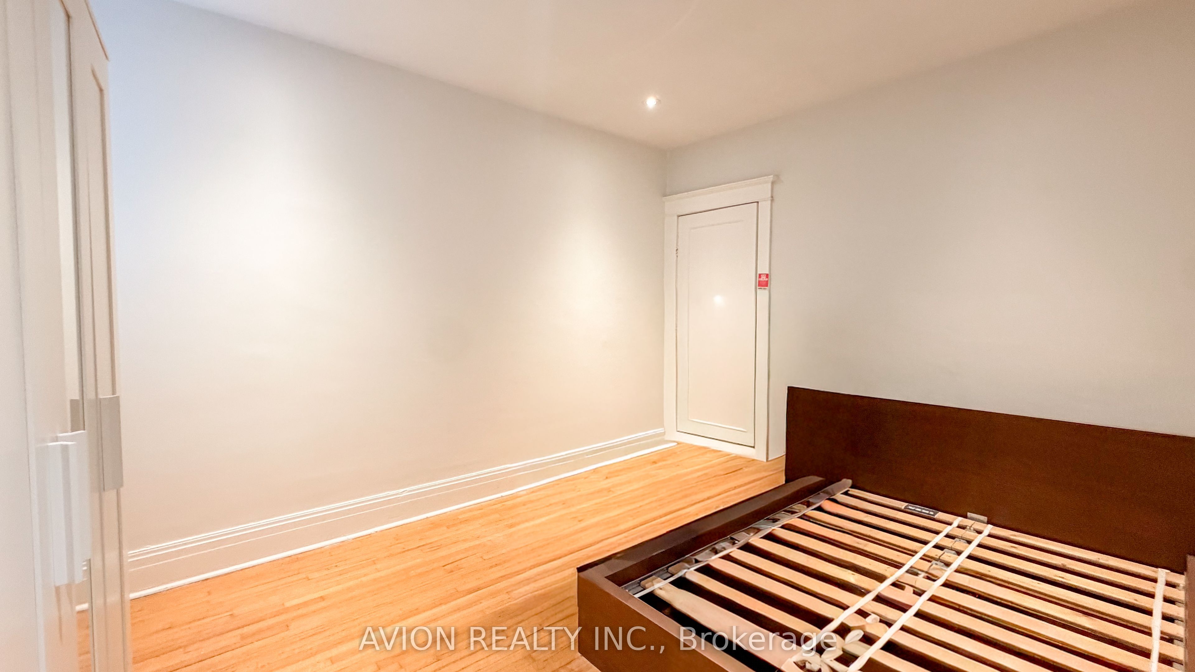 773 Pape Avenue UPPER, Toronto, ON M6K 3T2 photo 4
