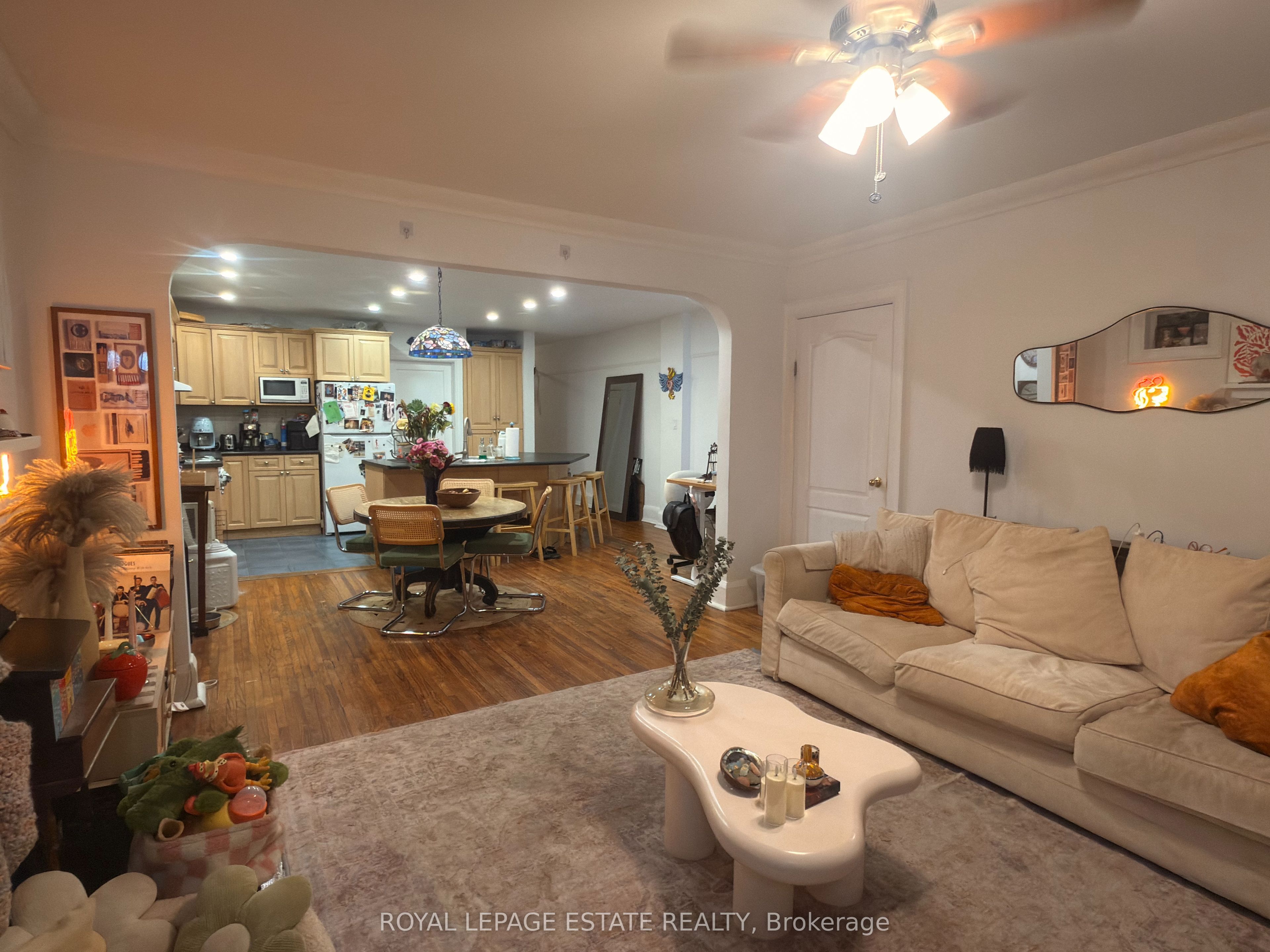 20 Glen Manor Drive, Toronto, ON M4E 2X2 photo 2