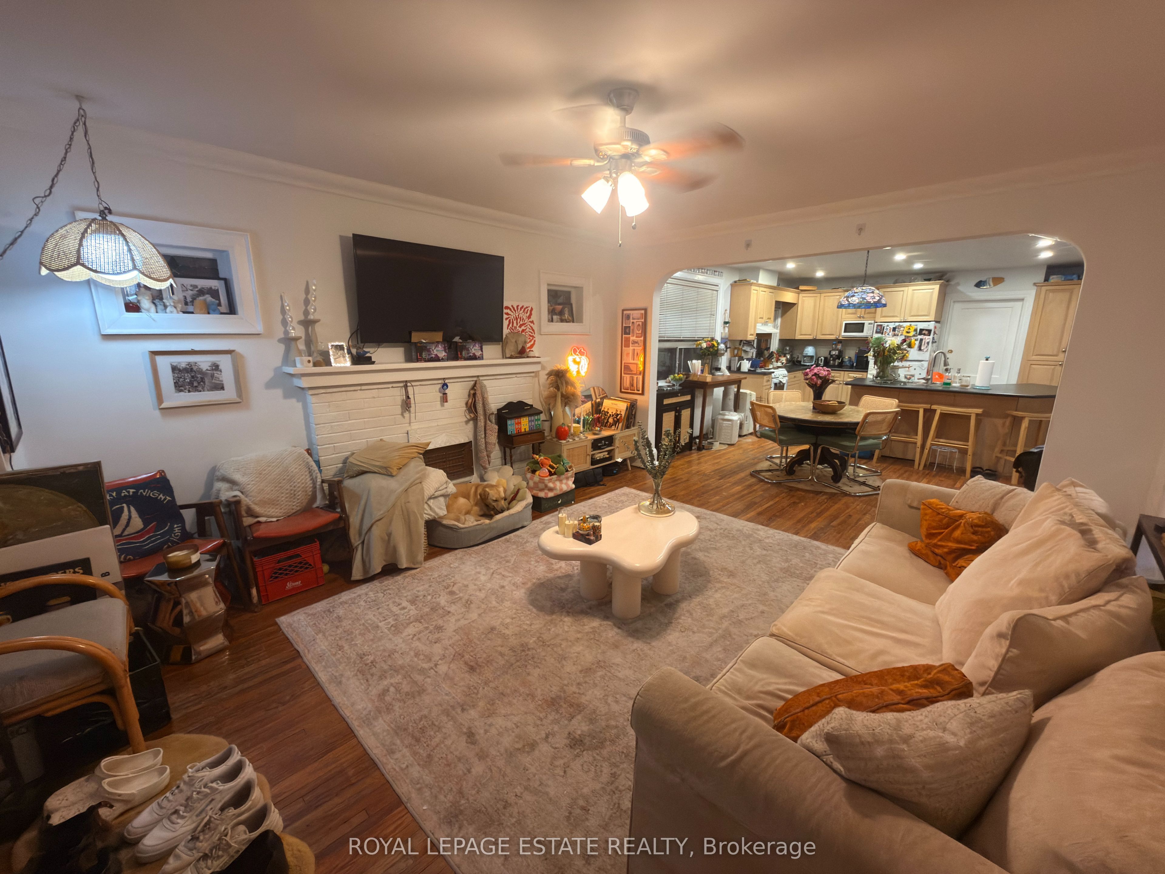 20 Glen Manor Drive, Toronto, ON M4E 2X2 photo 3