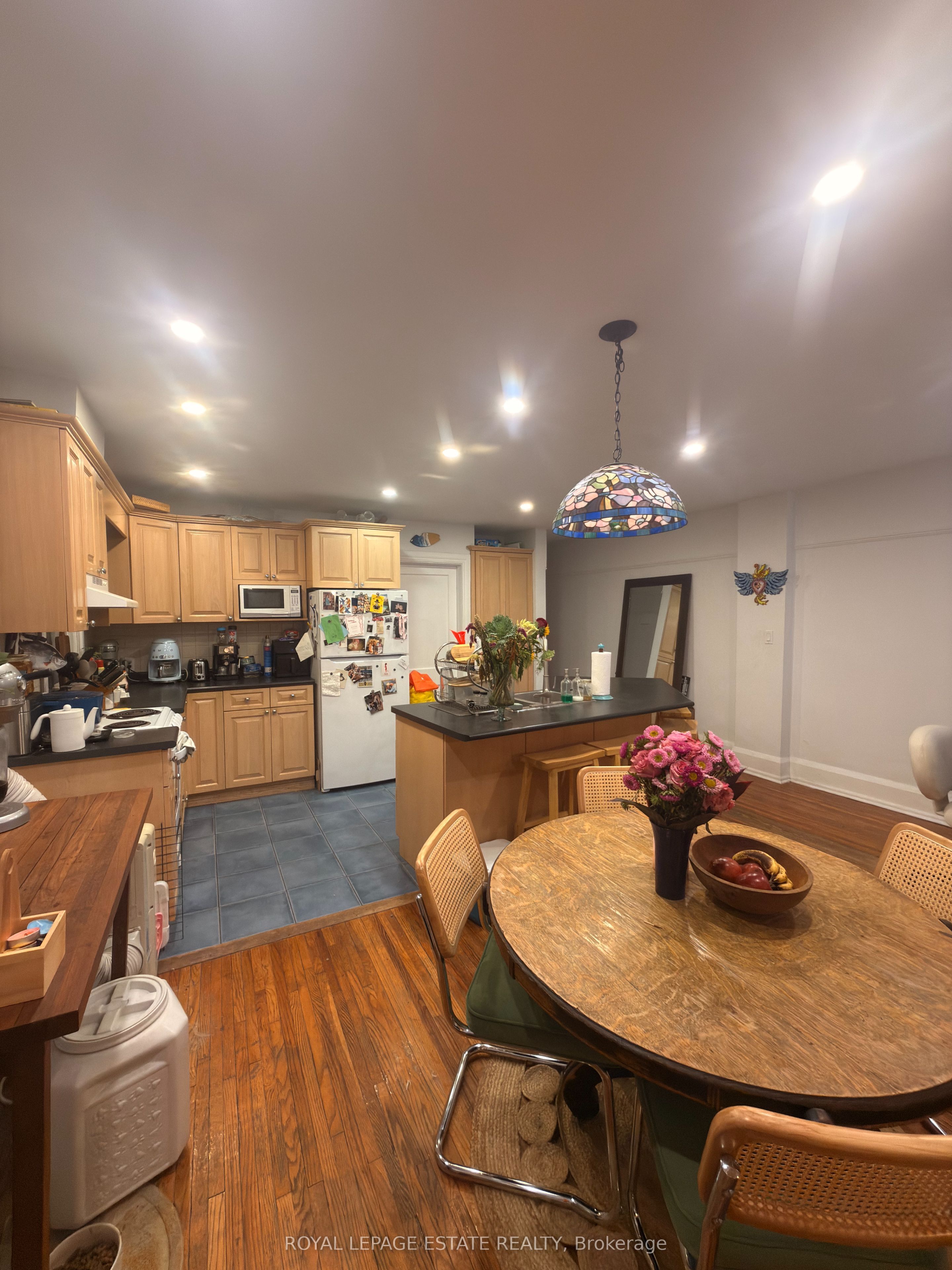 20 Glen Manor Drive, Toronto, ON M4E 2X2 photo 4