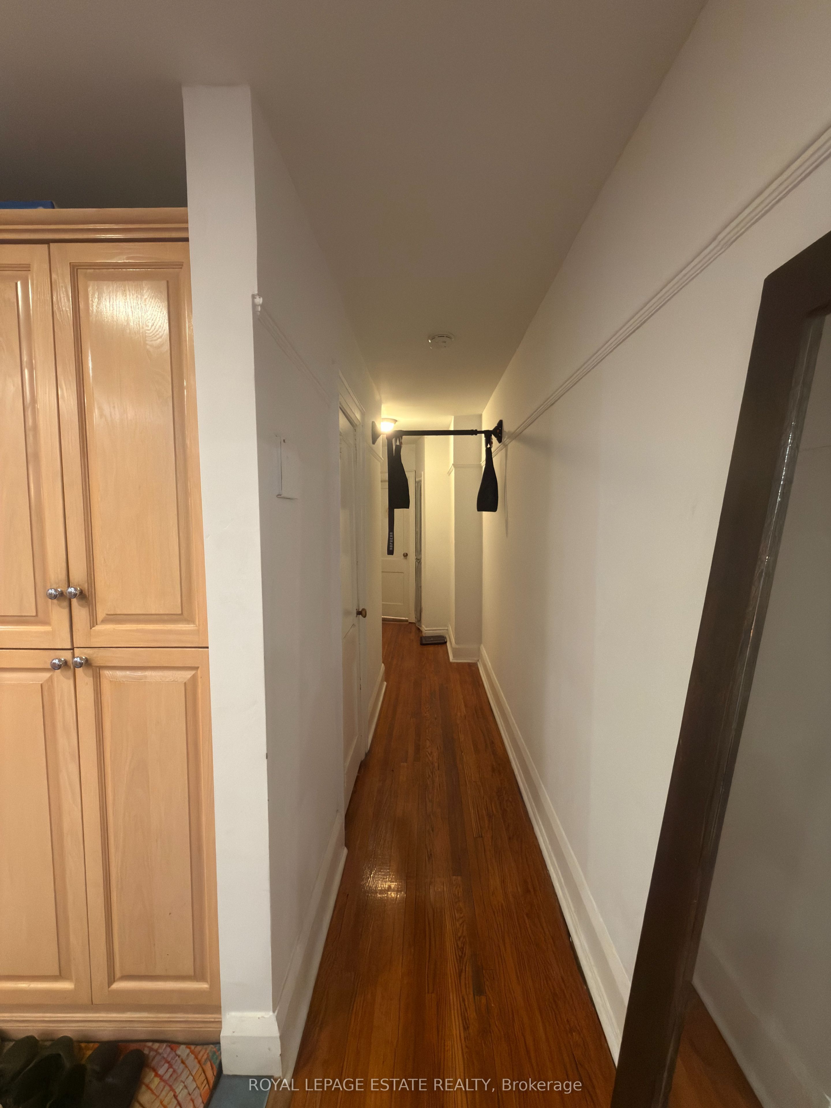 20 Glen Manor Drive, Toronto, ON M4E 2X2 photo 5