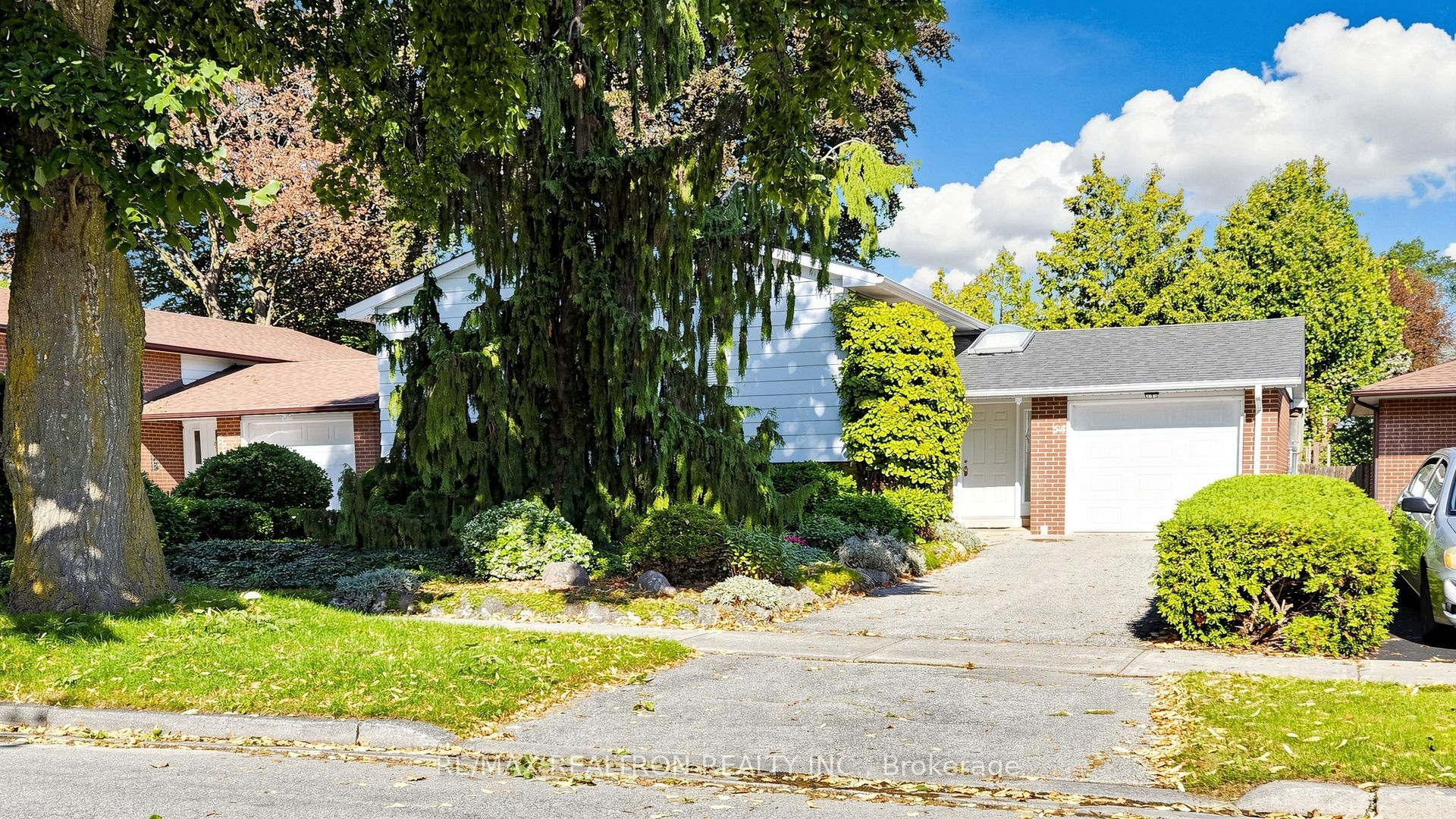 54 Dolly Varden Boulevard, Toronto, ON M1H 2K4 photo 2