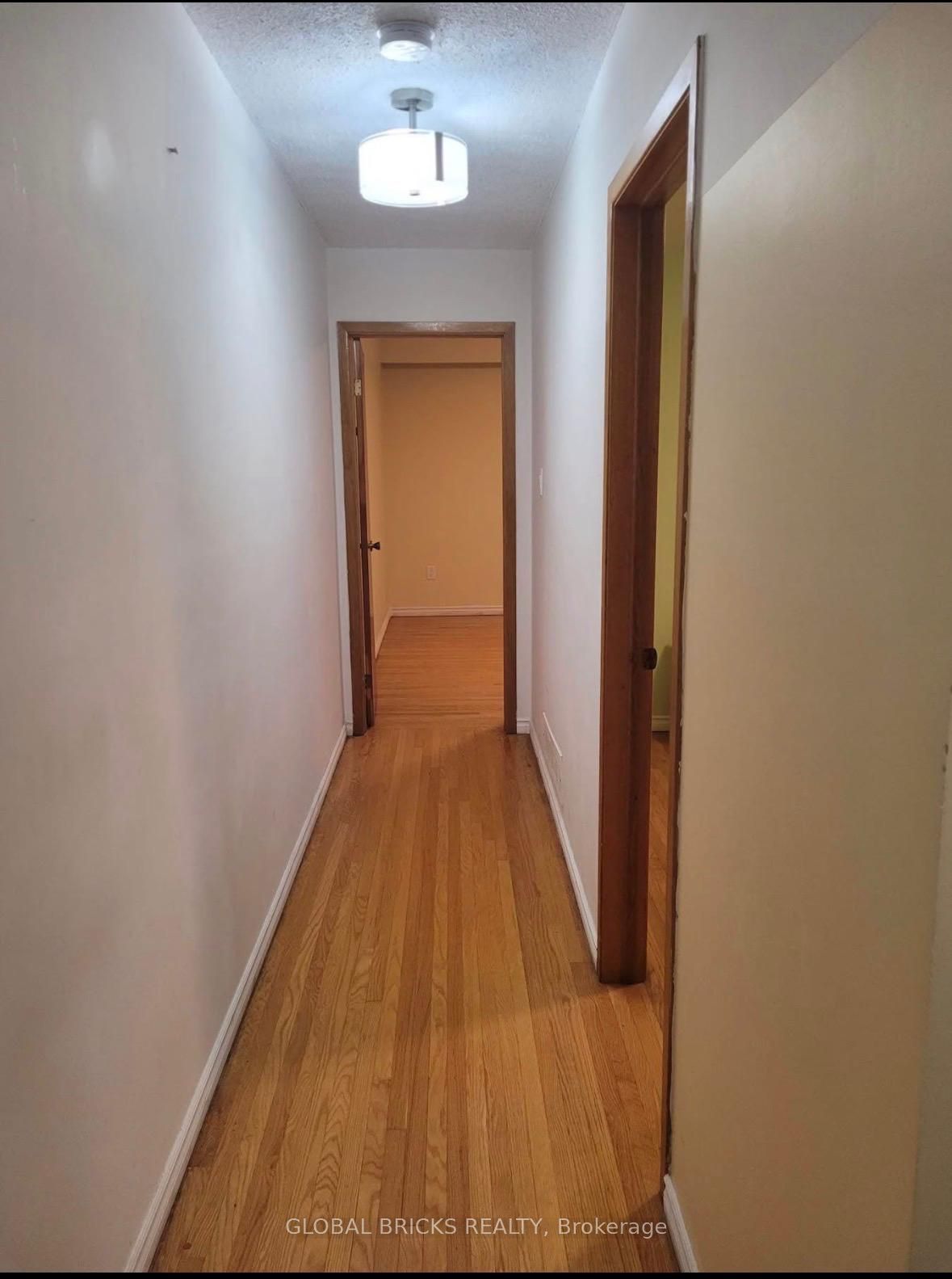 3A Heale Avenue, Toronto, ON M1E 3X6