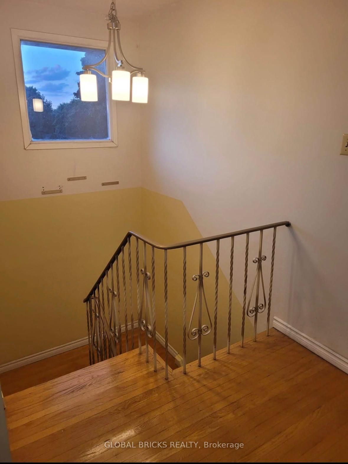 3A Heale Avenue, Toronto, ON M1E 3X6 photo 2
