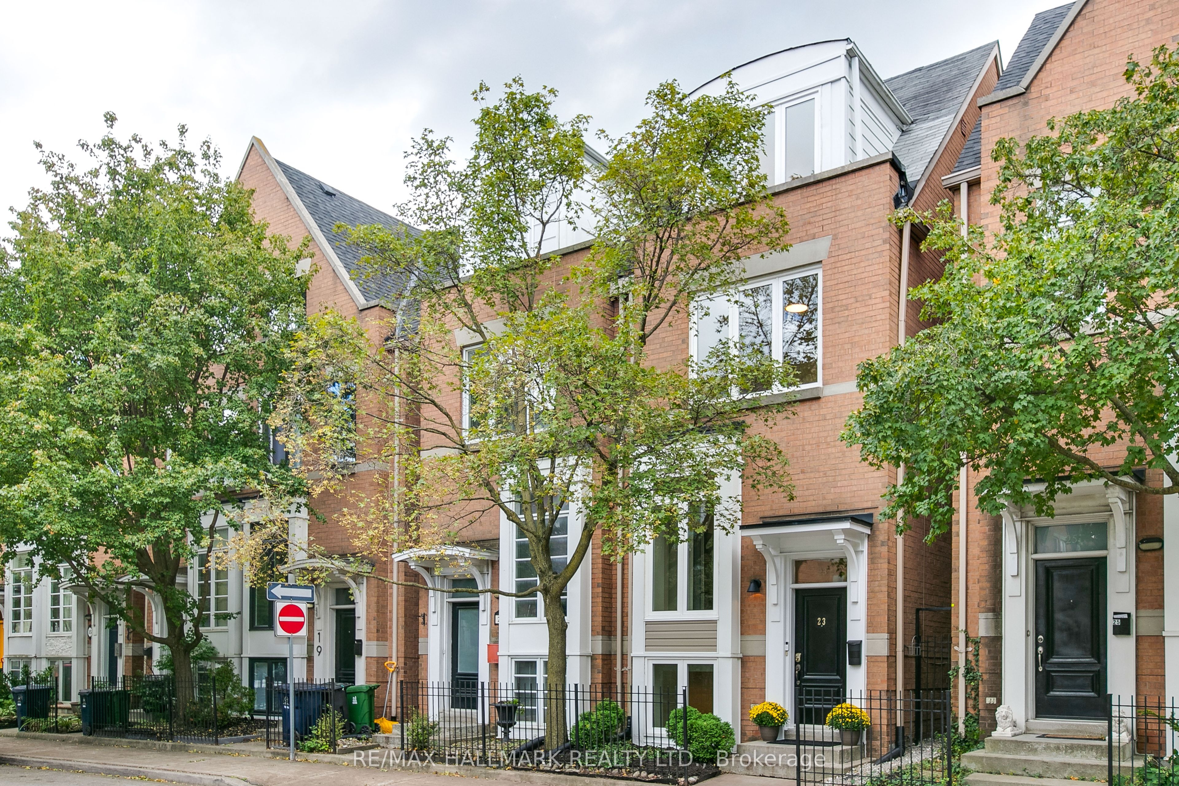 23 Macphail Avenue, Toronto, ON M4K 4A1