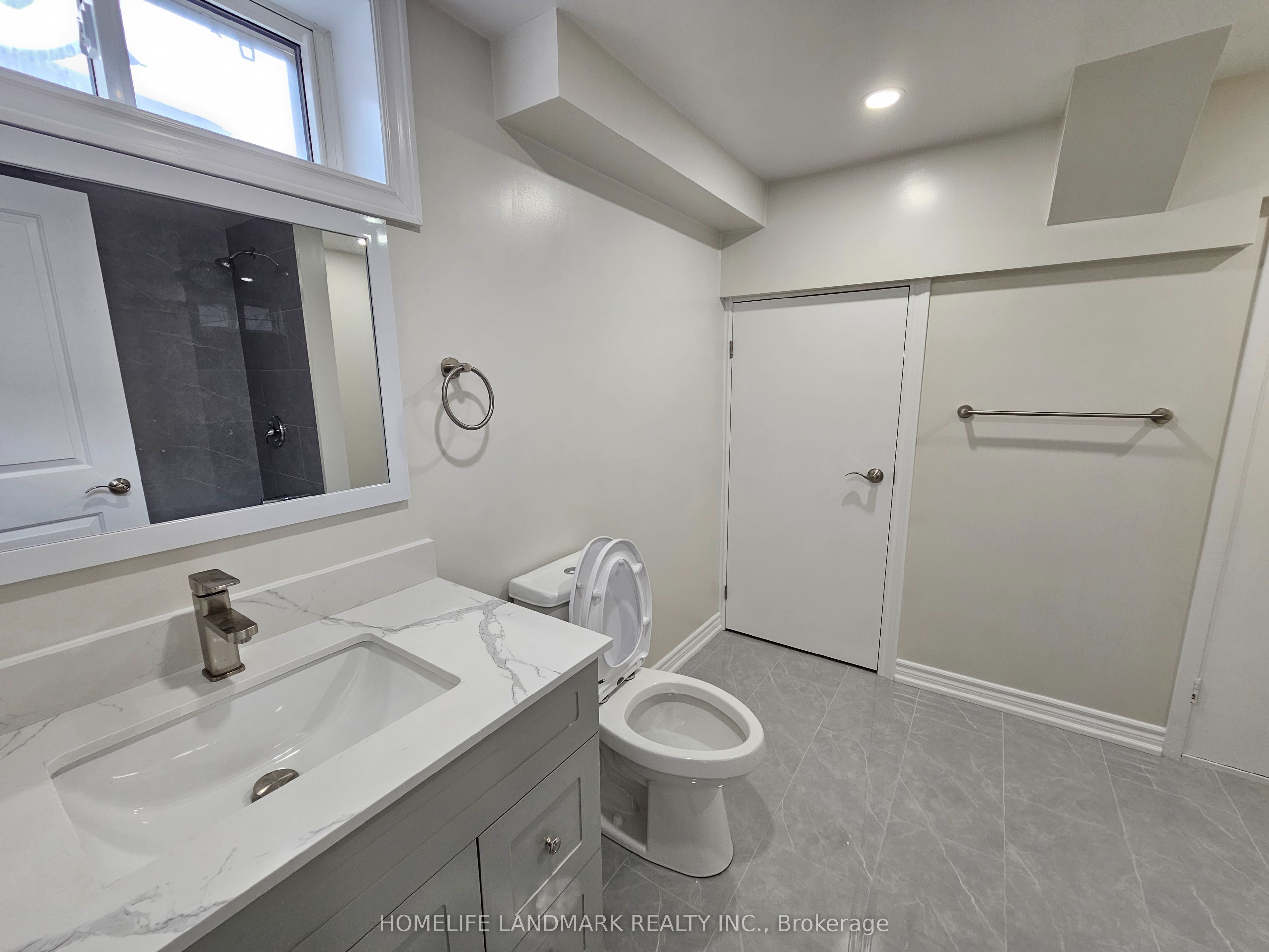 499 Tennyson Court Lower, Oshawa, ON L1H 3K8 photo 3