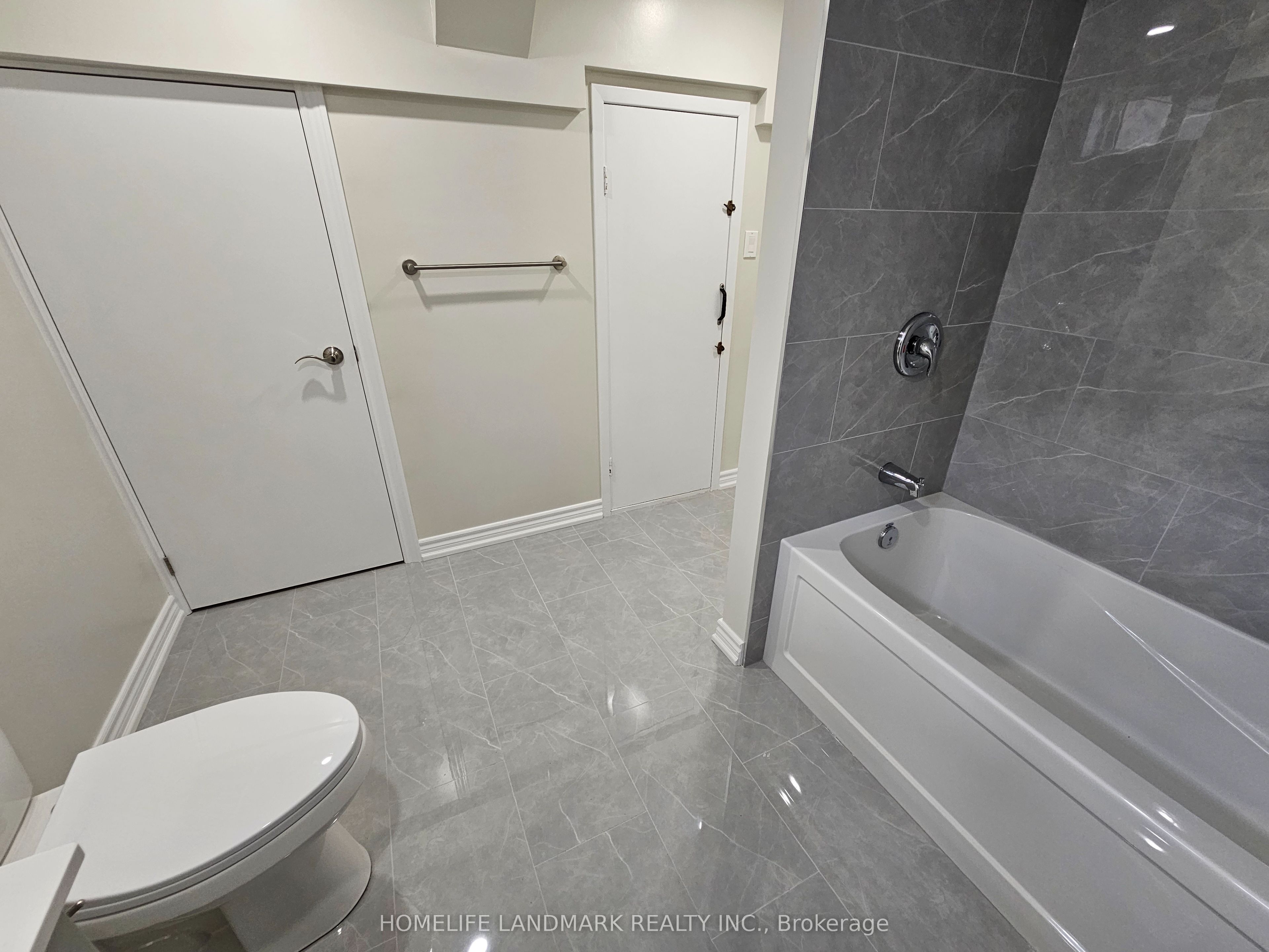 499 Tennyson Court Lower, Oshawa, ON L1H 3K8 photo 4