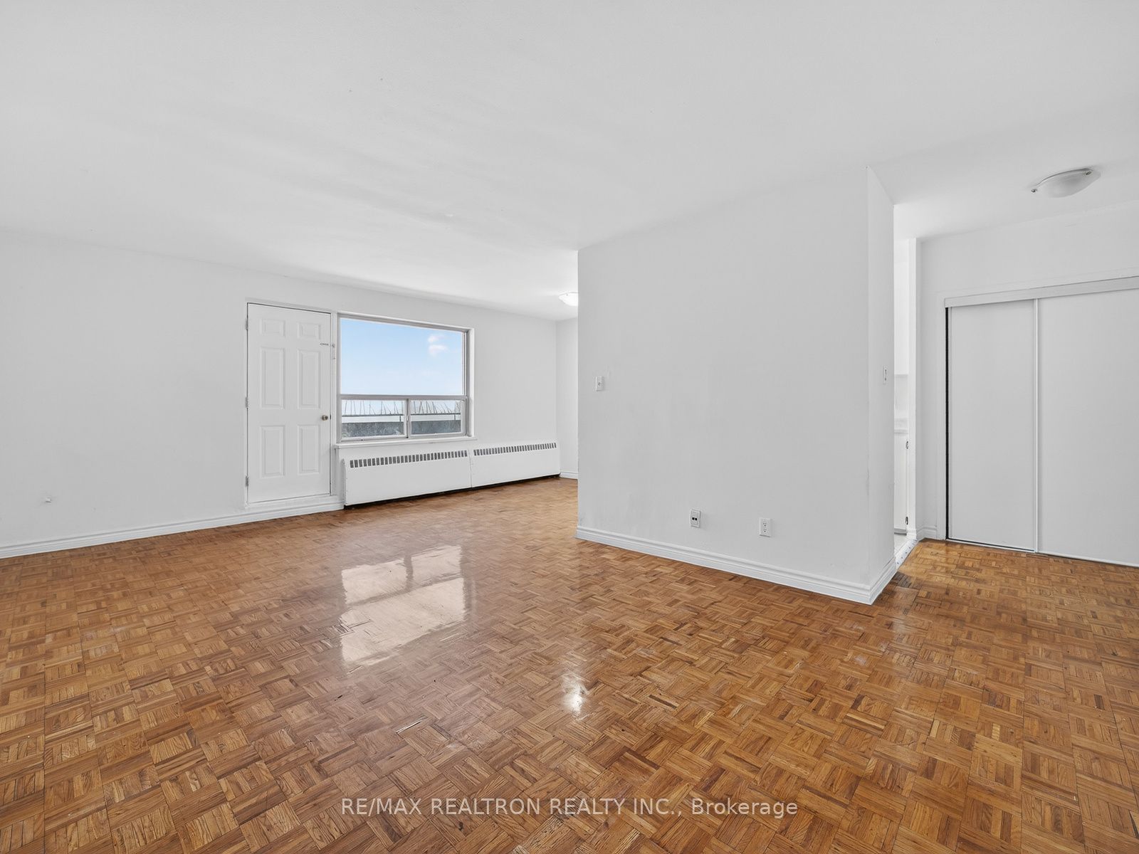 275 Wentworth Street W 205, Oshawa, ON L1J 1N1