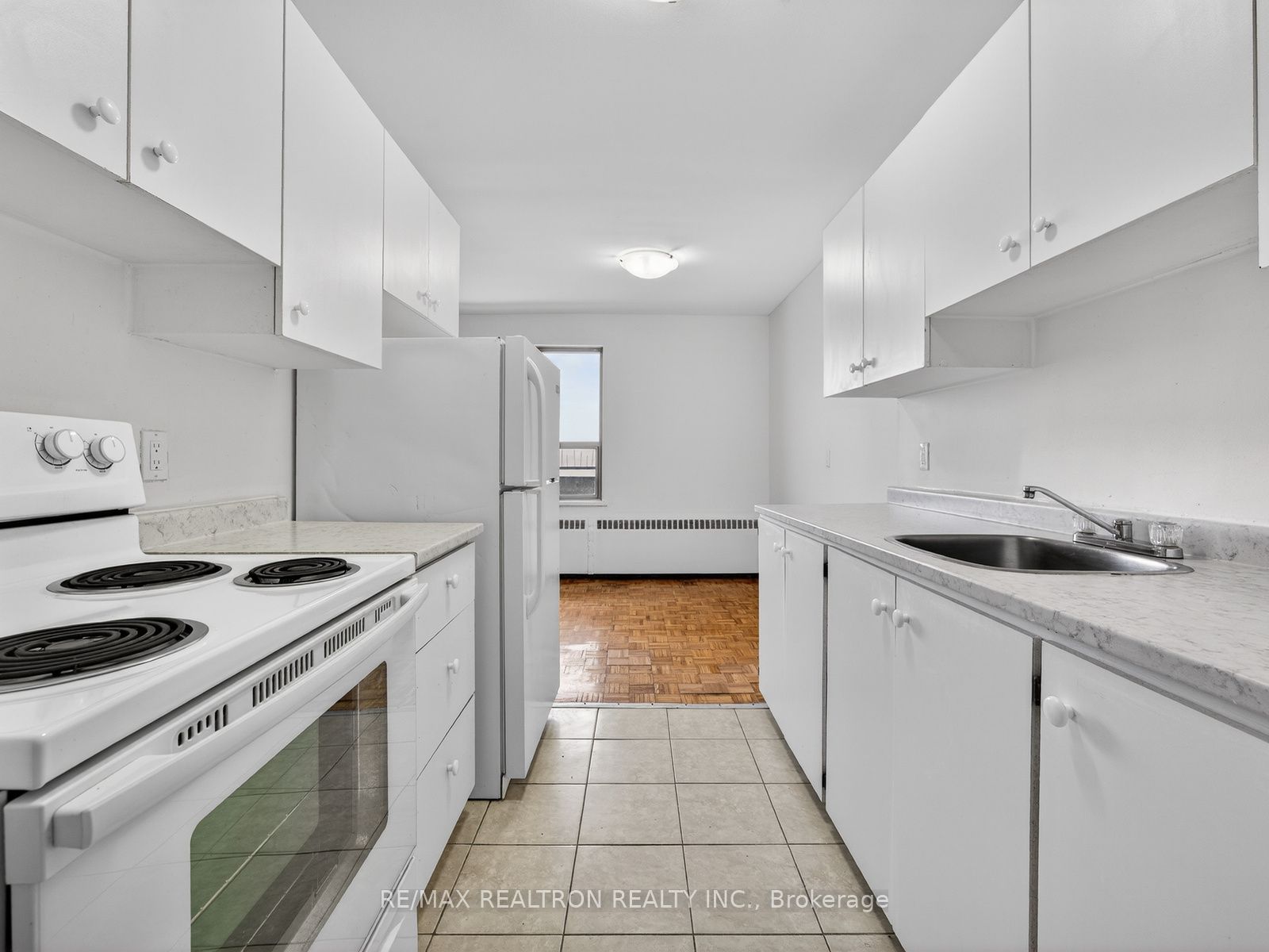 275 Wentworth Street W 205, Oshawa, ON L1J 1N1 photo 4