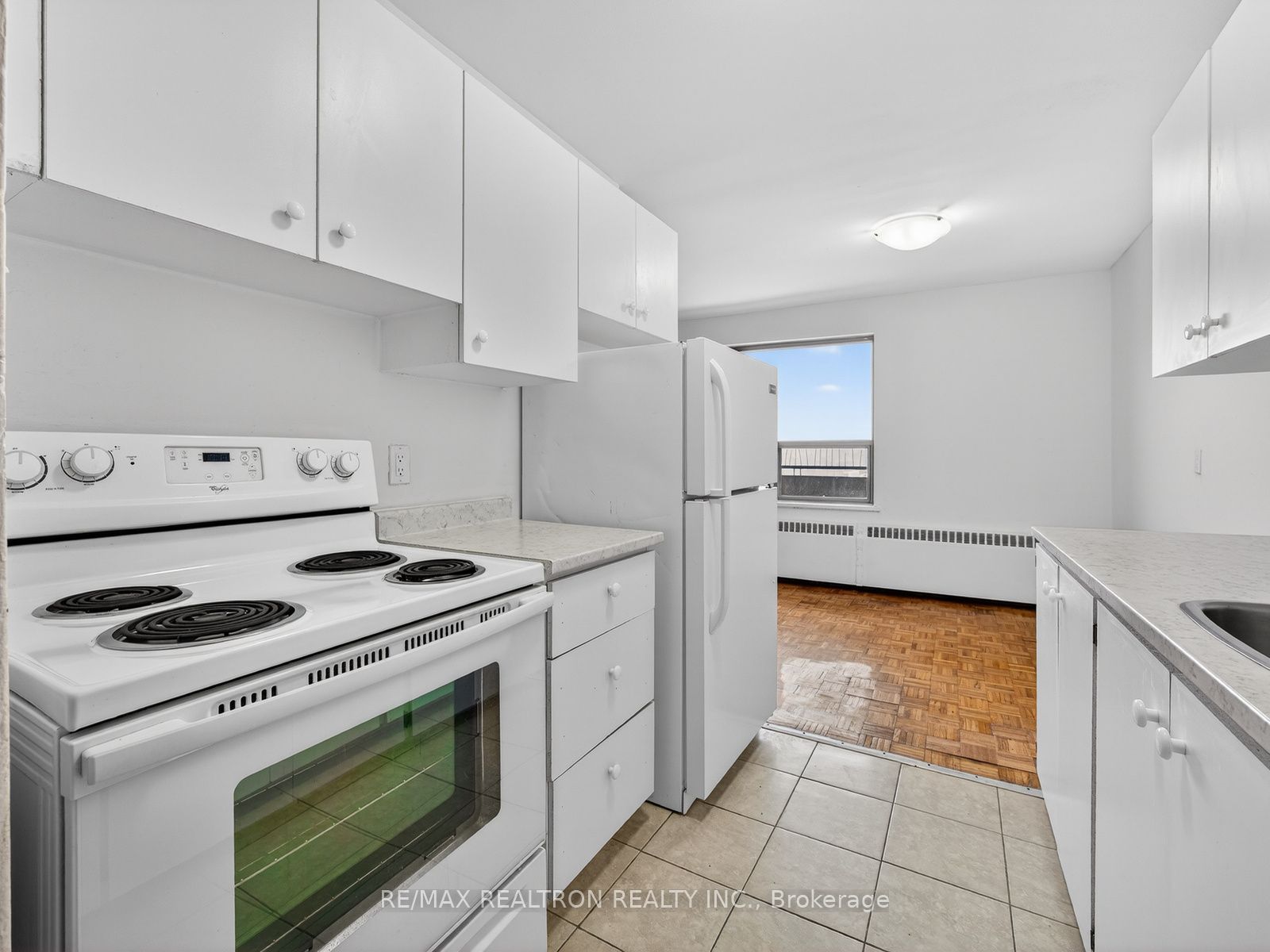 275 Wentworth Street W 205, Oshawa, ON L1J 1N1 photo 5