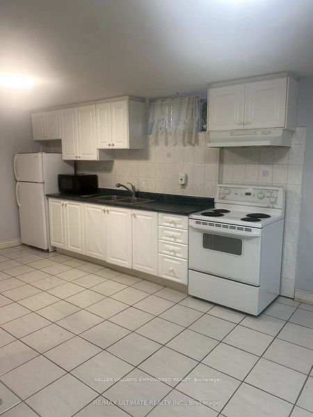 35 Pachino Boulevard, Toronto, ON M1R 4J6 photo 3