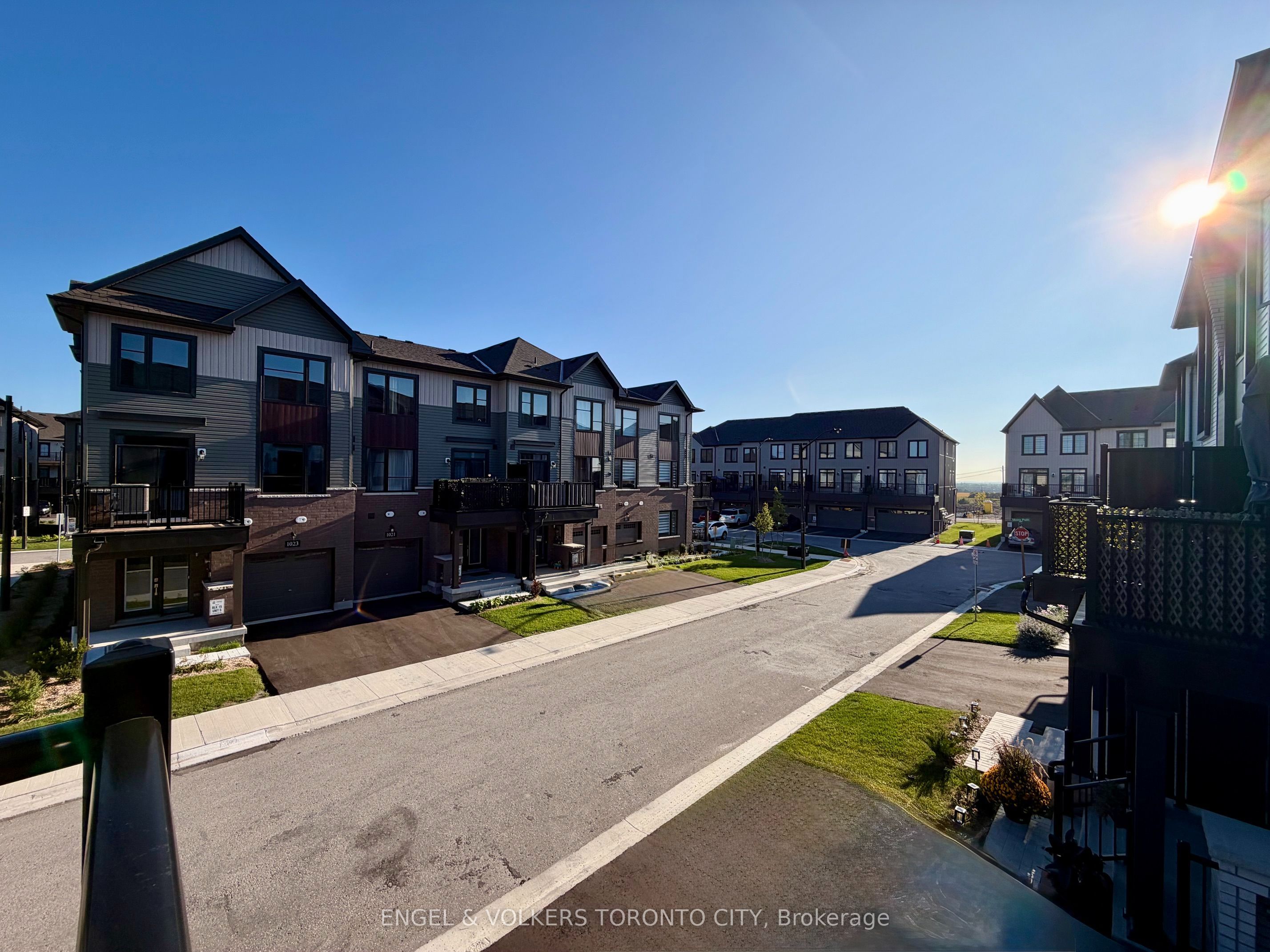 1024 Porcupine Path, Oshawa, ON L1L 0X1 photo 2