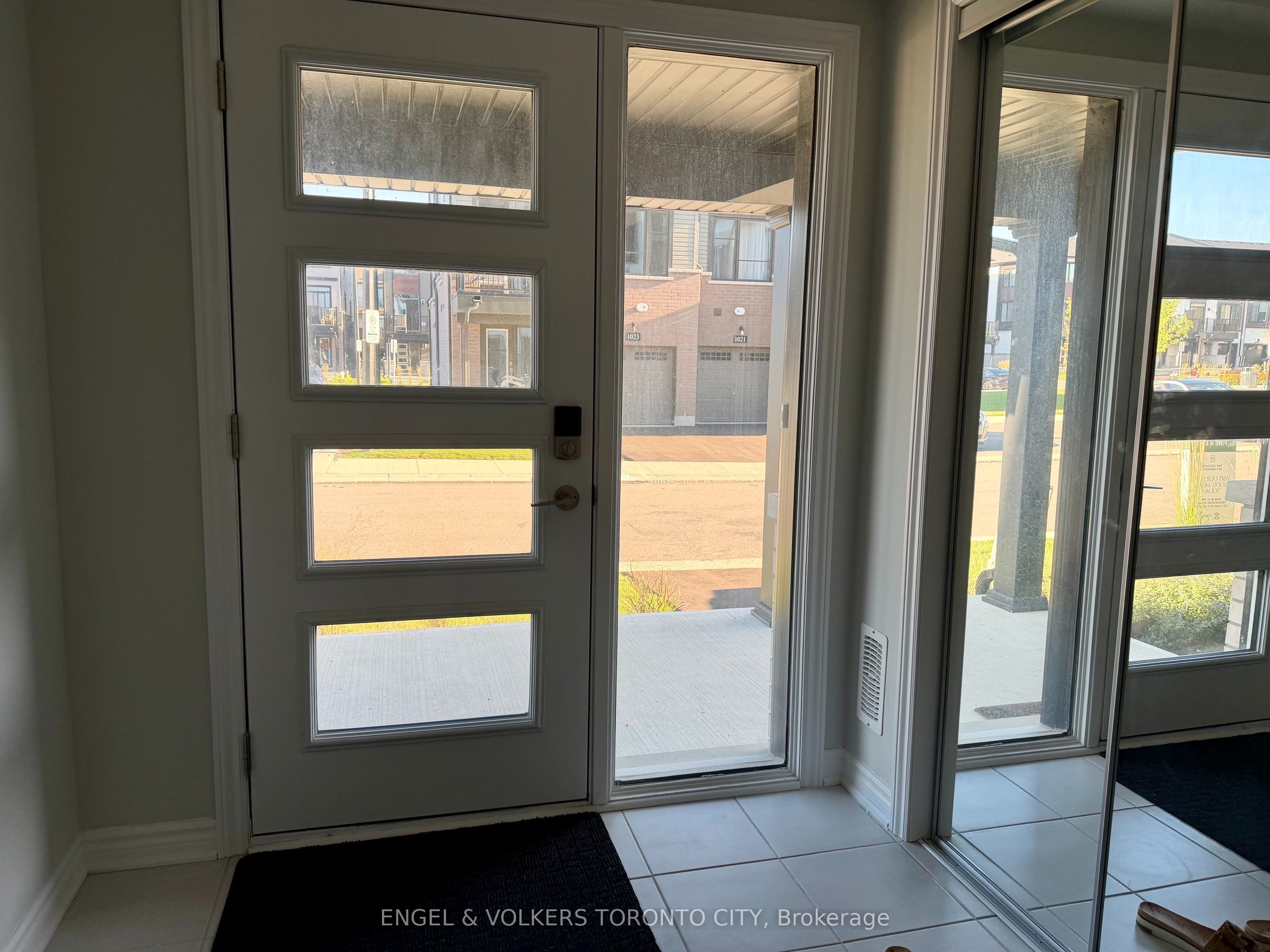 1024 Porcupine Path, Oshawa, ON L1L 0X1 photo 4
