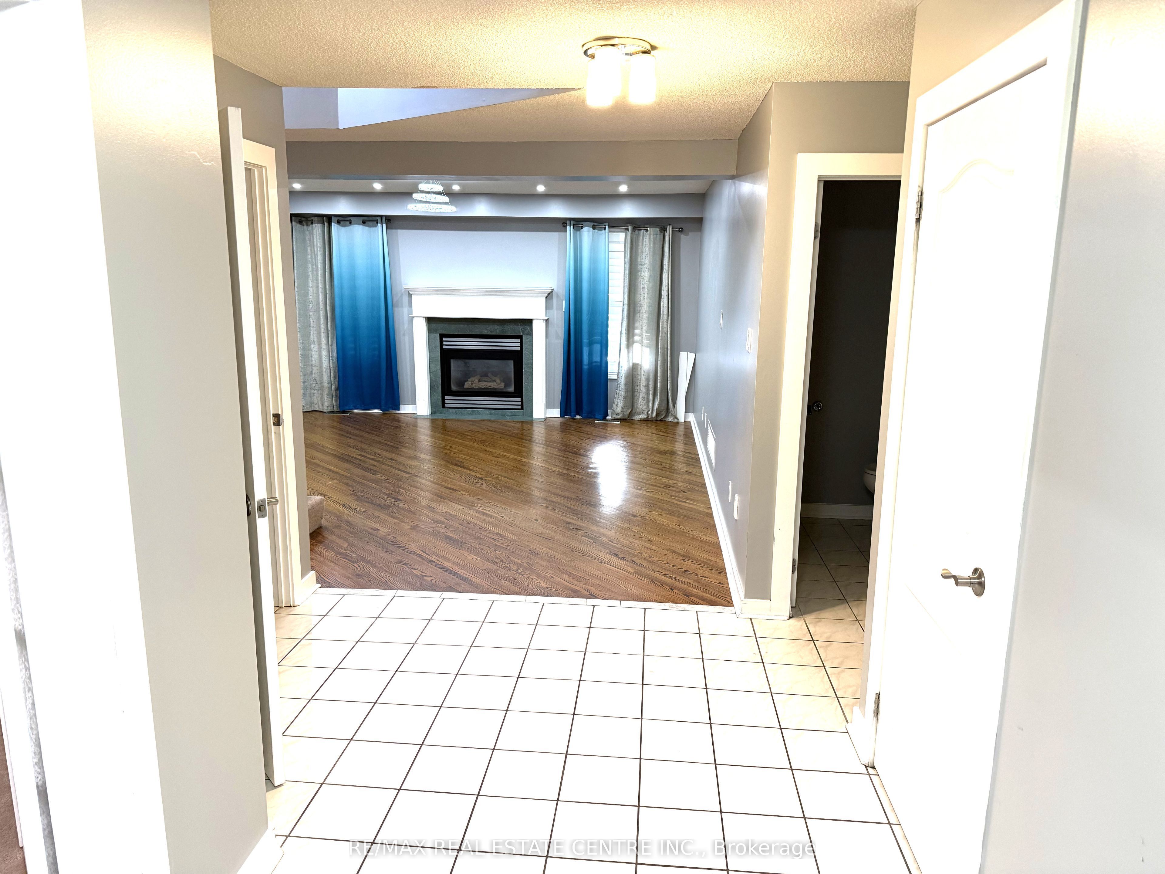 28 McIvor Street, Whitby, ON L1R 2L7 photo 3