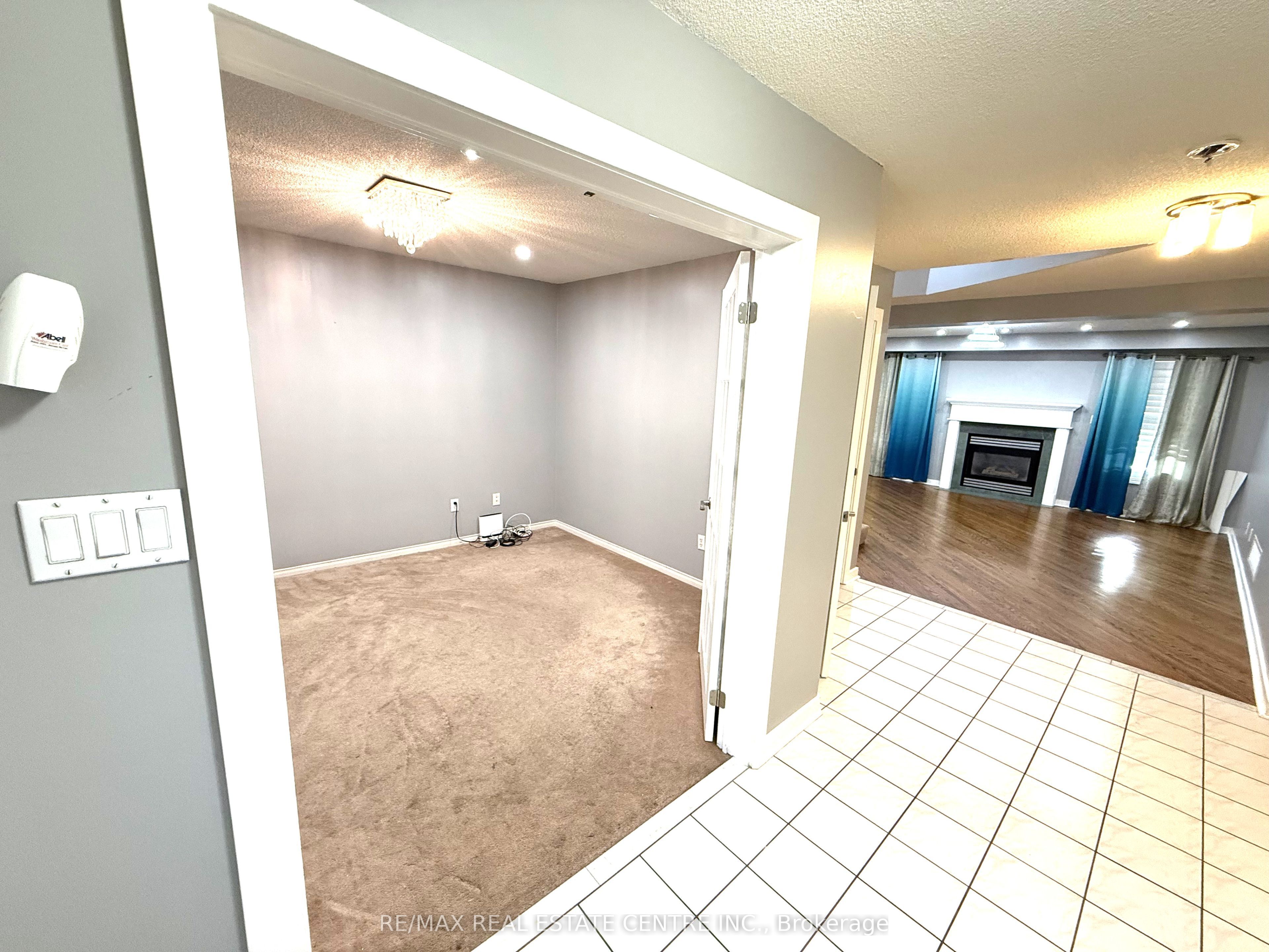 28 McIvor Street, Whitby, ON L1R 2L7 photo 5