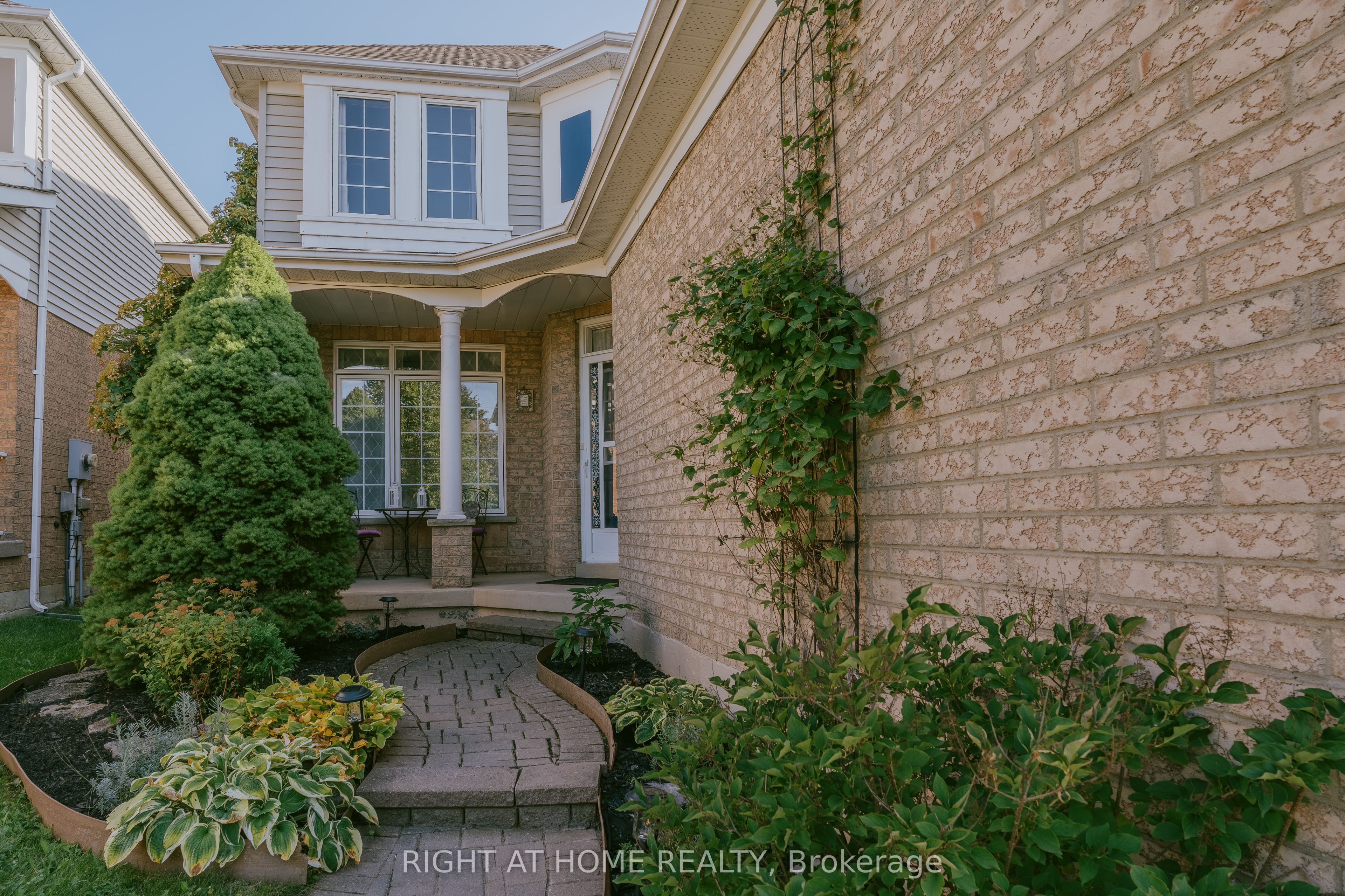 1014 Summitview Crescent, Oshawa, ON L1K 2K4 photo 3