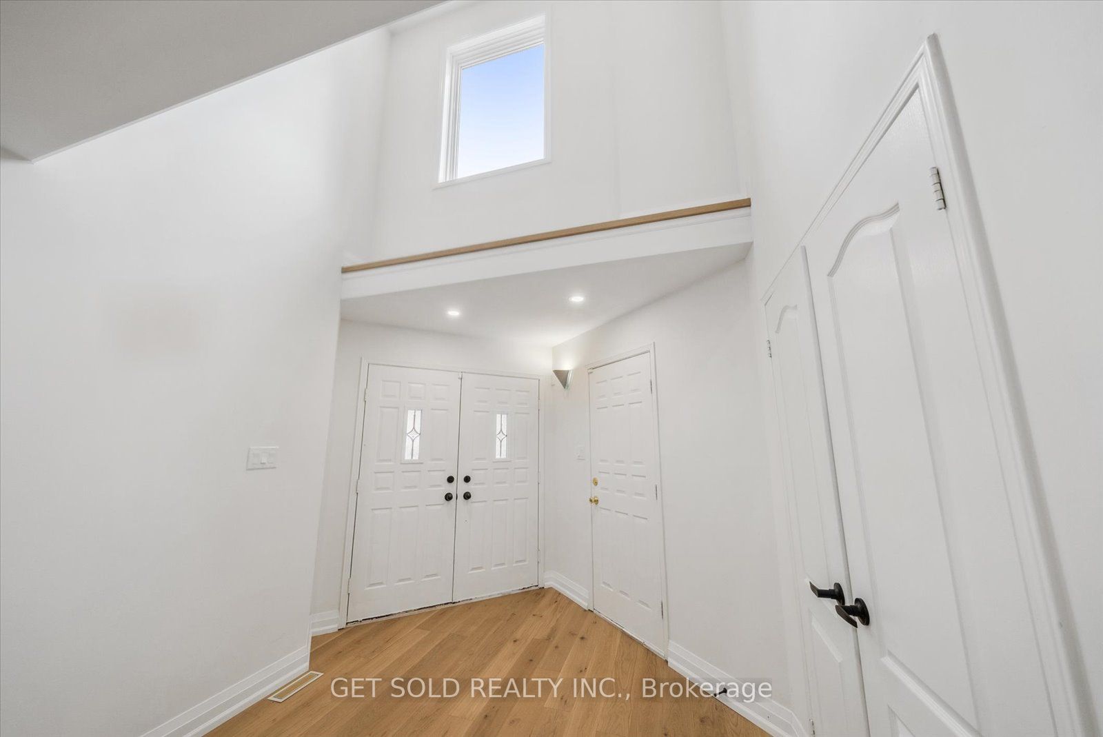 27 Edenbridge Drive, Vaughan, ON L4J 7V1 photo 4