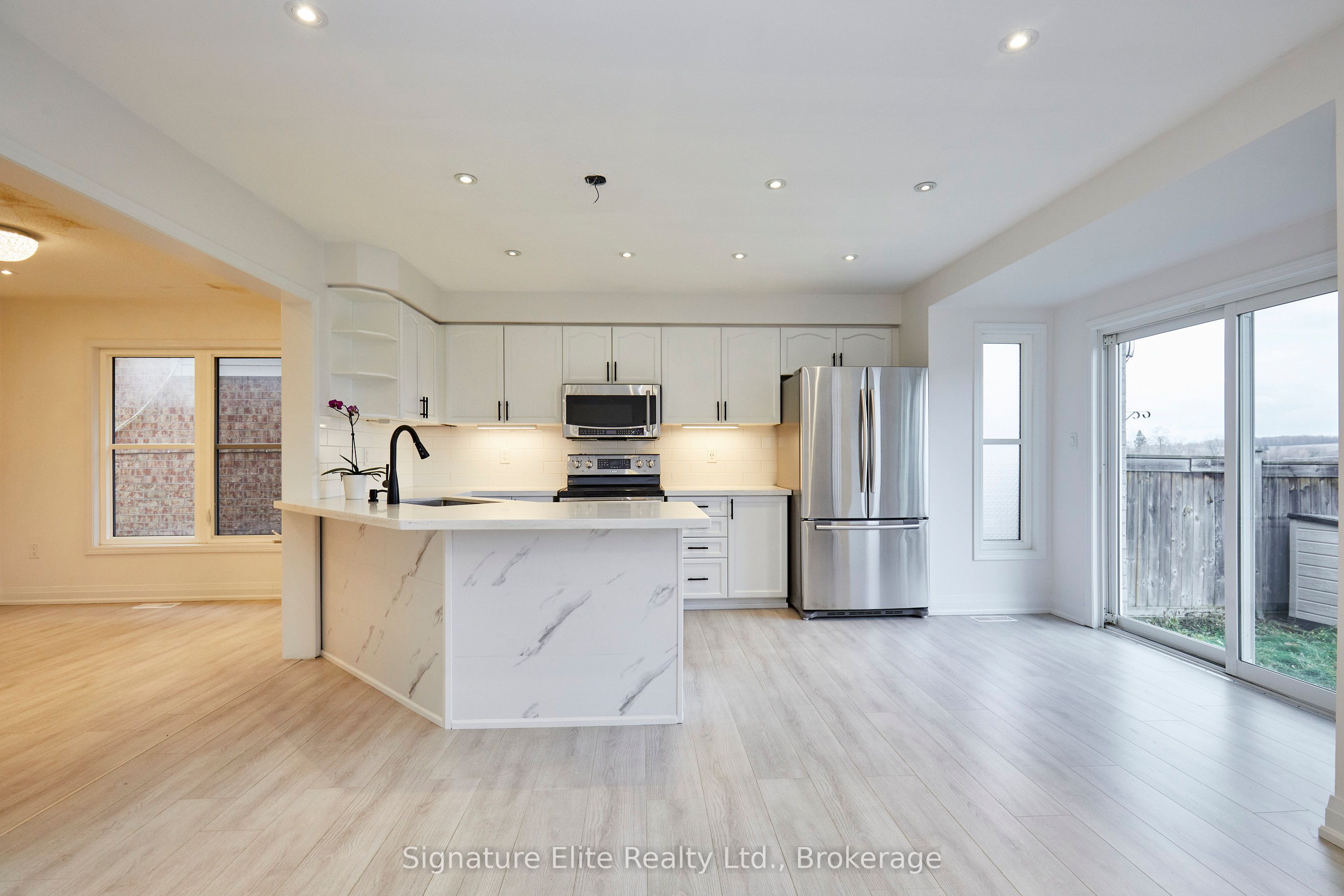 58 John W Taylor Avenue, New Tecumseth, ON L9R 0E1 photo 2