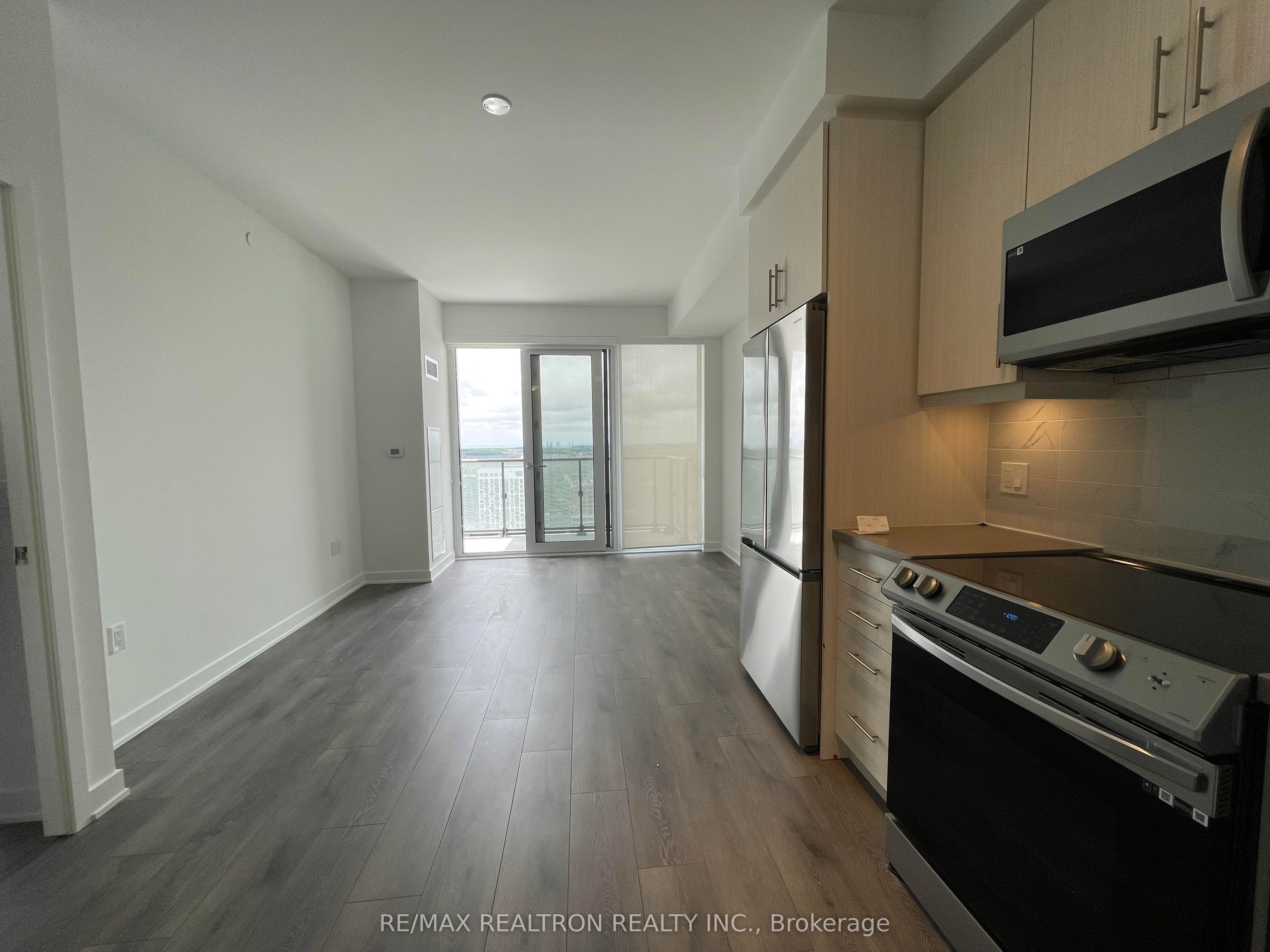 95 Oneida Crescent N LPH12, Richmond Hill, ON L4B 0H5 photo 5
