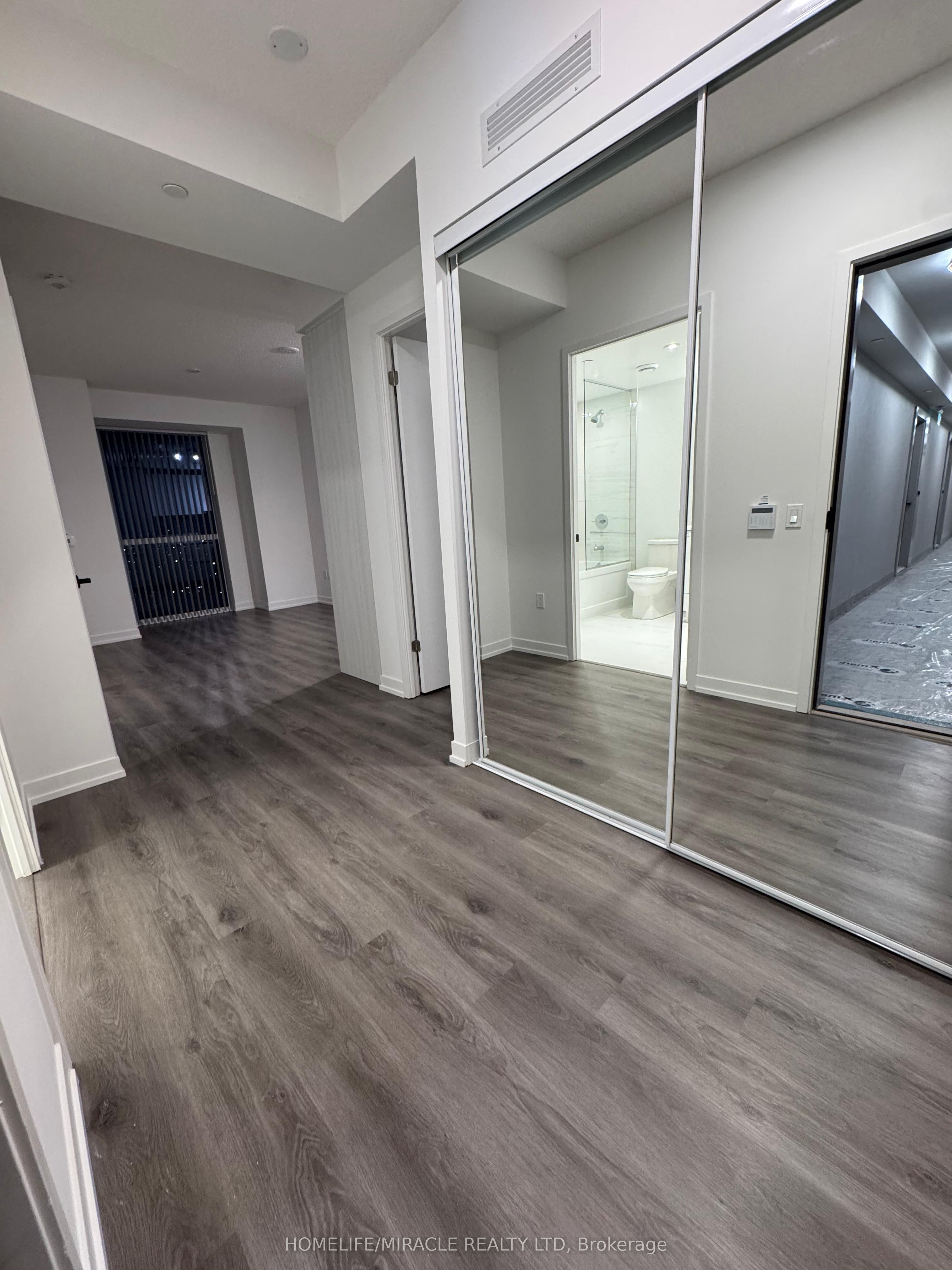 225 Commerce Street 2012, Vaughan, ON L4K 0P9 photo 2