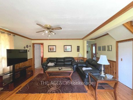 56 Sylvan Crescent, Richmond Hill, ON L4E 3A1 photo 2