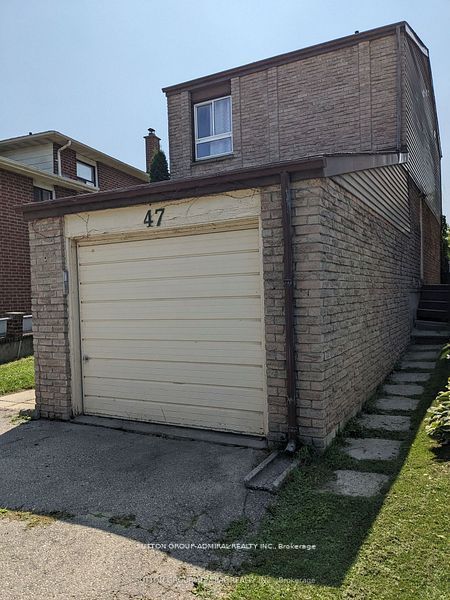 47 Riviera Drive, Vaughan, ON L4K 2H9 photo 2