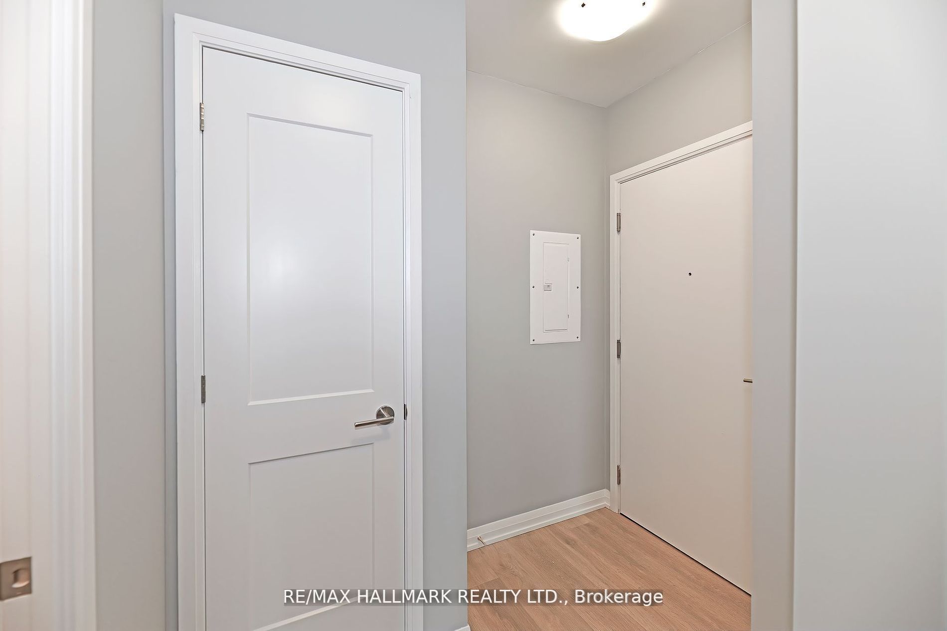 7895 Jane Street 906, Vaughan, ON L4K 0K2 photo 2