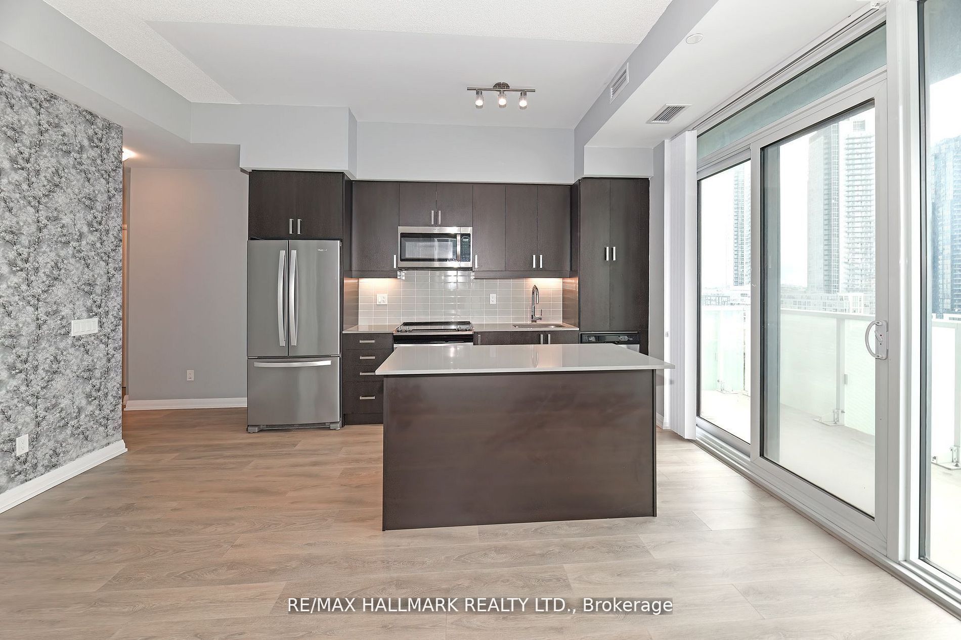 7895 Jane Street 906, Vaughan, ON L4K 0K2 photo 4