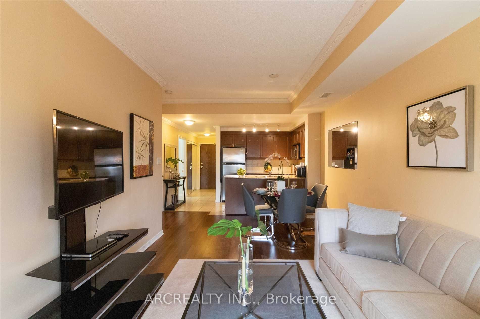 8 Maison Parc Court 313, Vaughan, ON L4J 9K5 photo 4