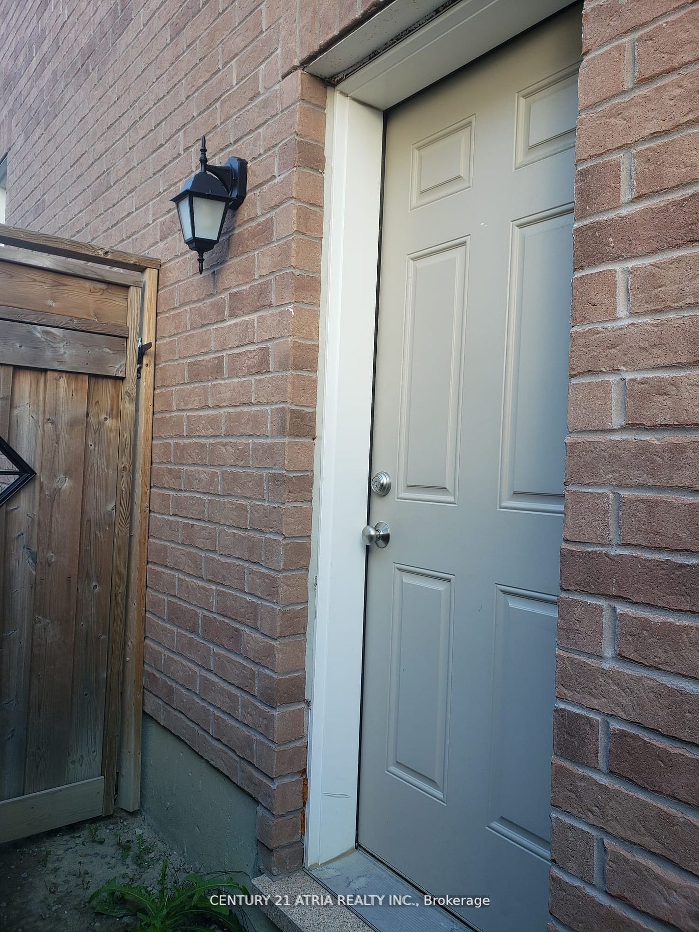 33 Major Crescent, Aurora, ON L4G 0X5 photo 2