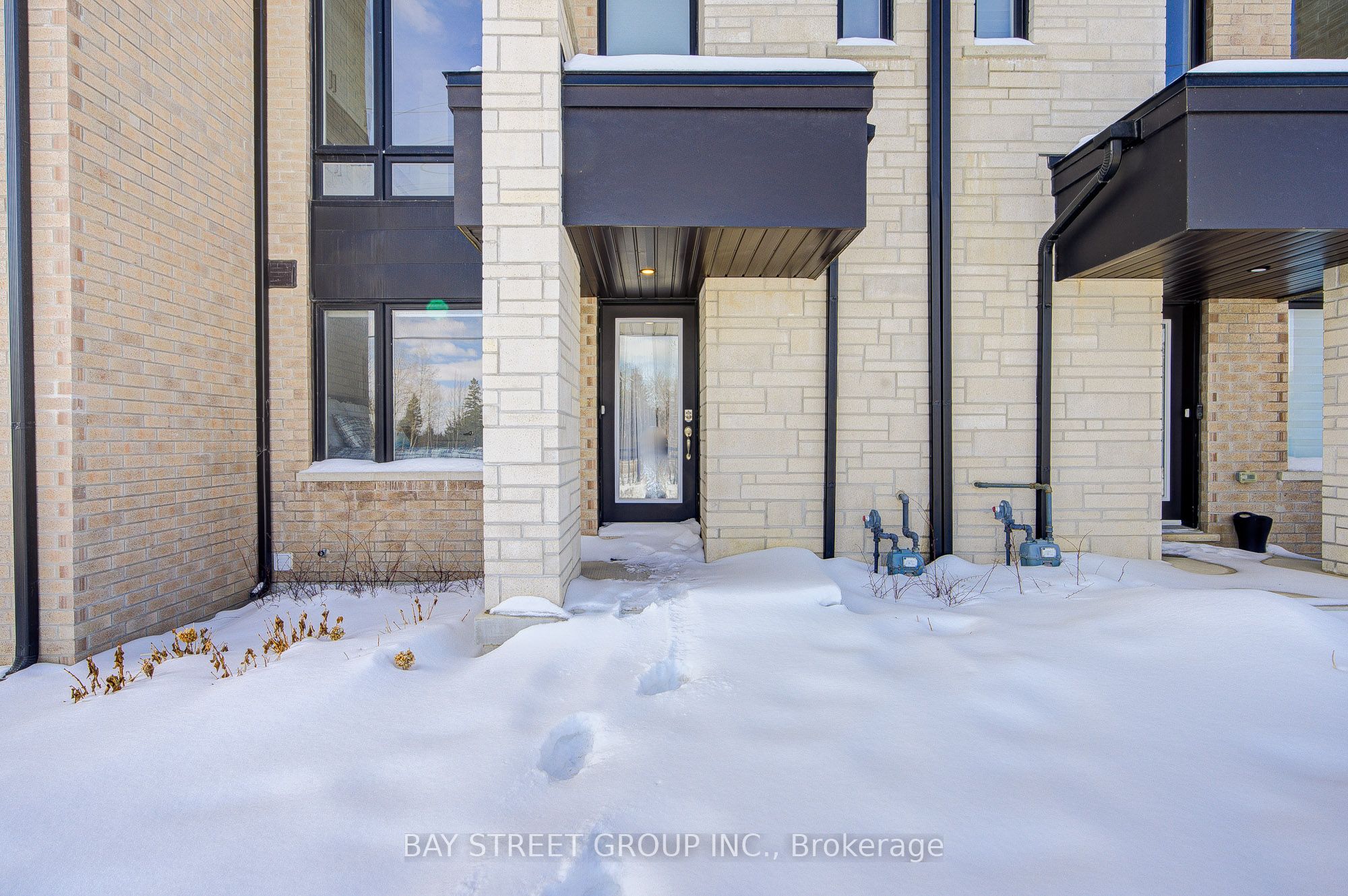 51 Credit Lane, Richmond Hill, ON L4E 1G9 photo 3