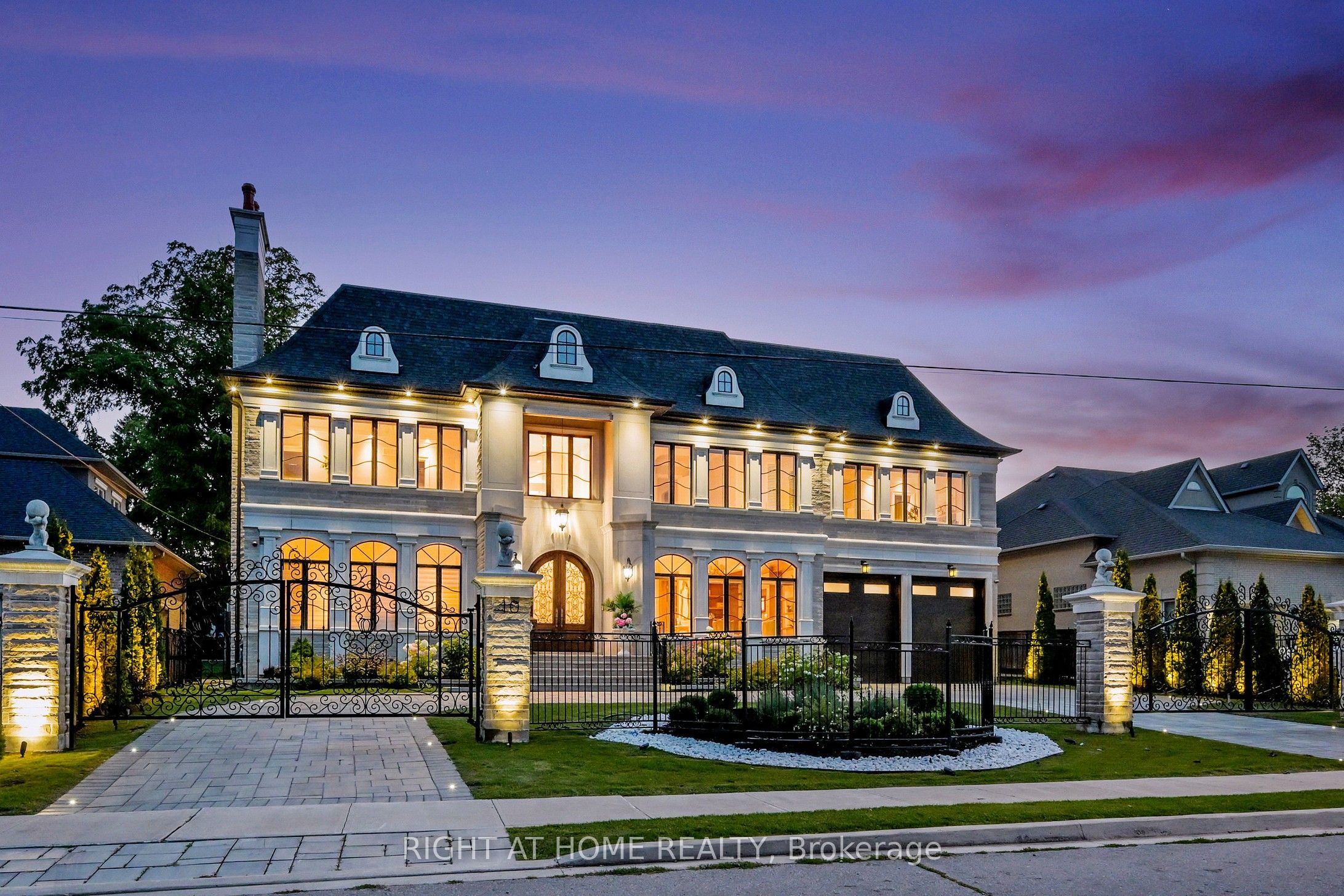 10 Yongeview Avenue, Richmond Hill, ON L4C 7A4 photo 3