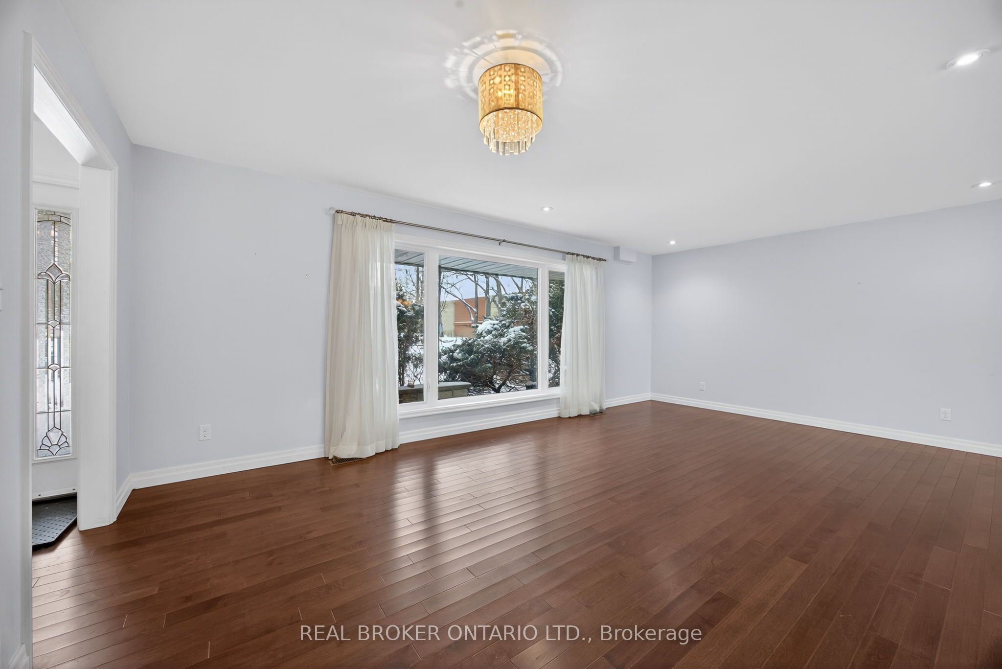 6 Farr Avenue, East Gwillimbury, ON L0G 1V0 photo 4