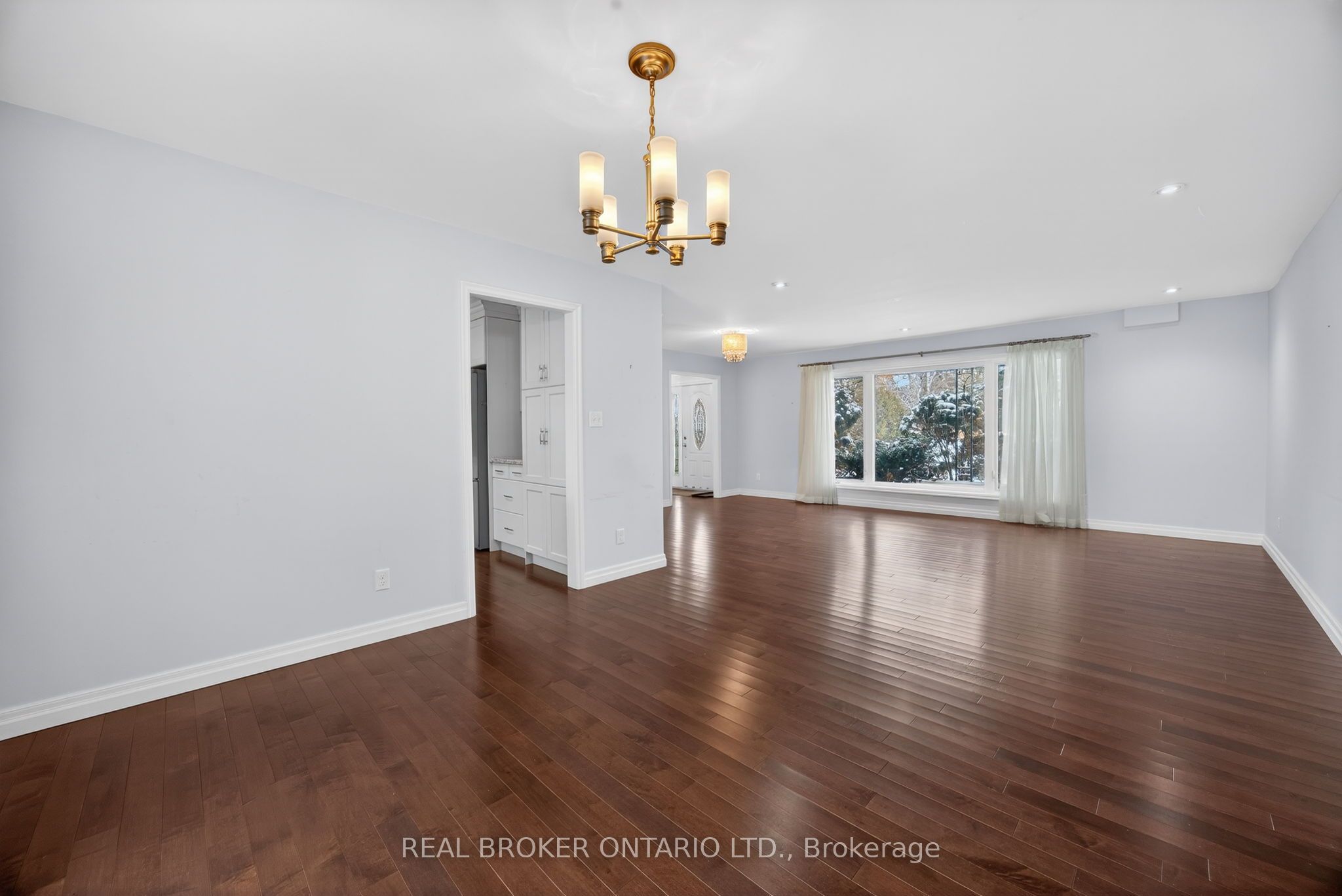 6 Farr Avenue, East Gwillimbury, ON L0G 1V0 photo 5