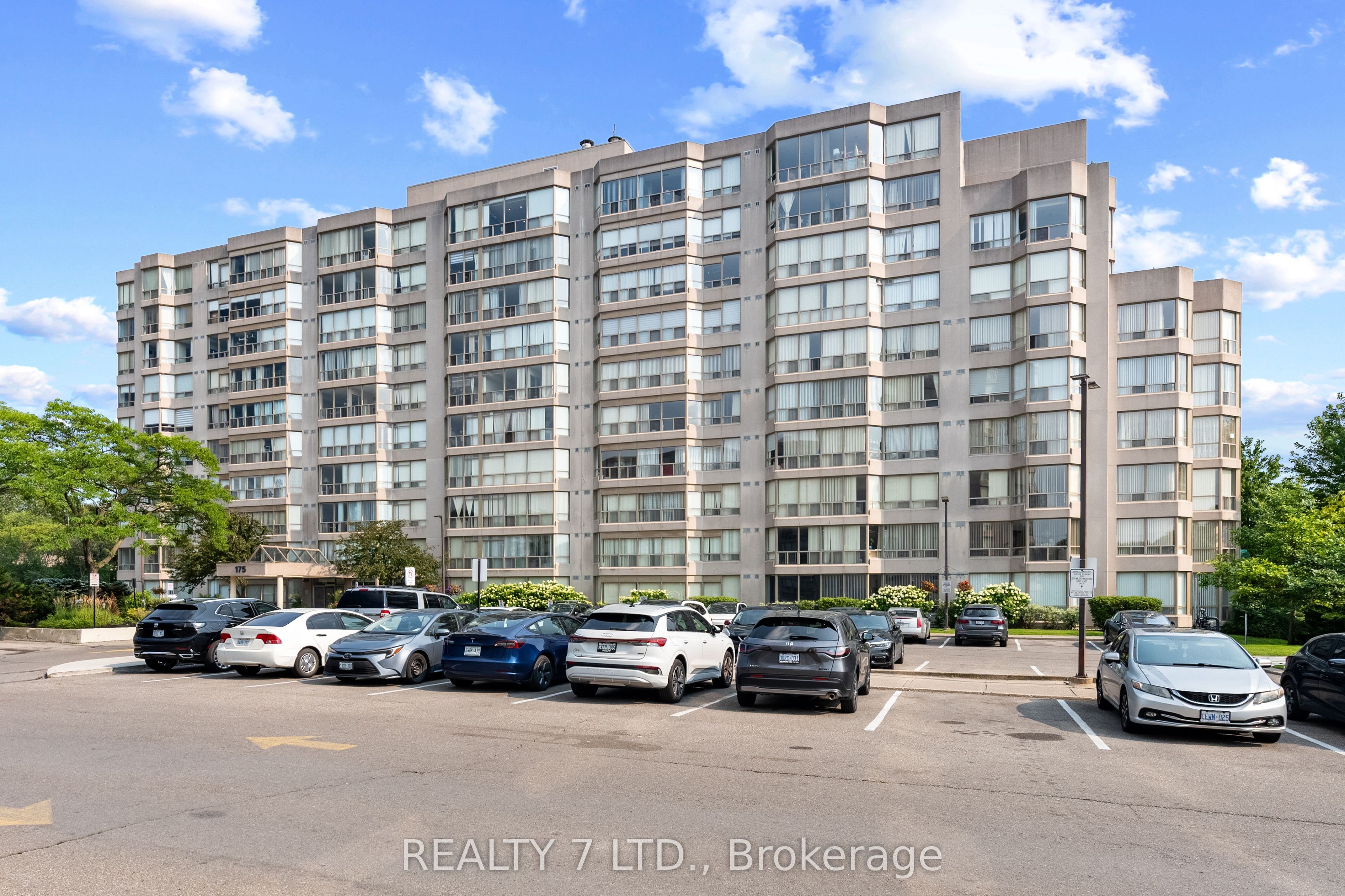 175 Cedar Avenue 303, Richmond Hill, ON L4C 9V3 photo 4