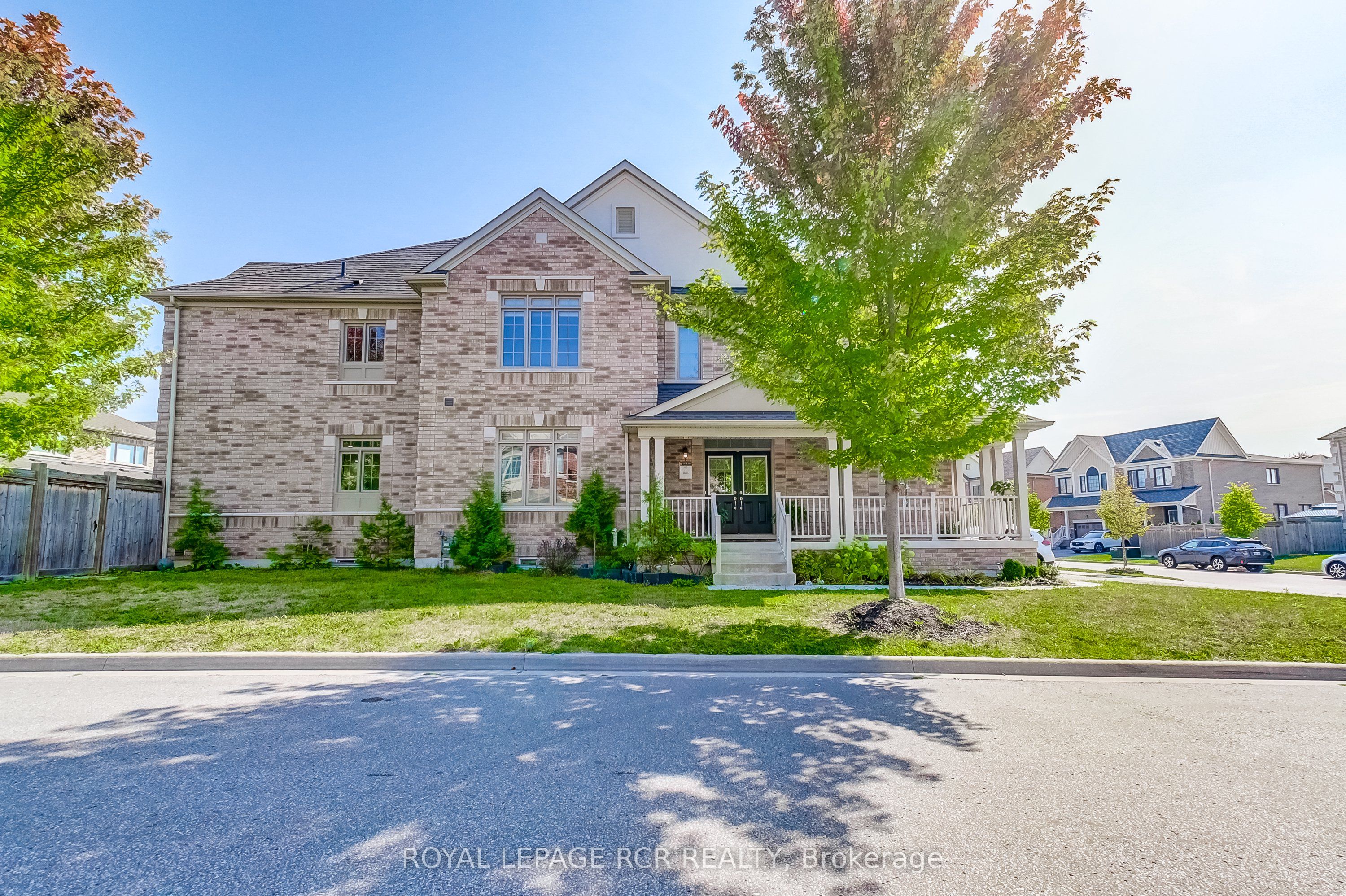 1 Silver Charm Drive, East Gwillimbury, ON L9N 0S5 photo 2