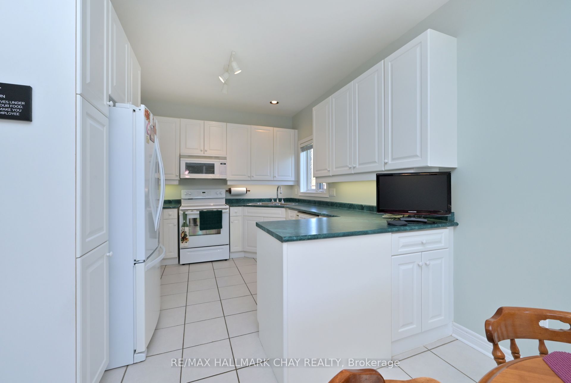 35 Via Amici, New Tecumseth, ON L9R 2C2 photo 5