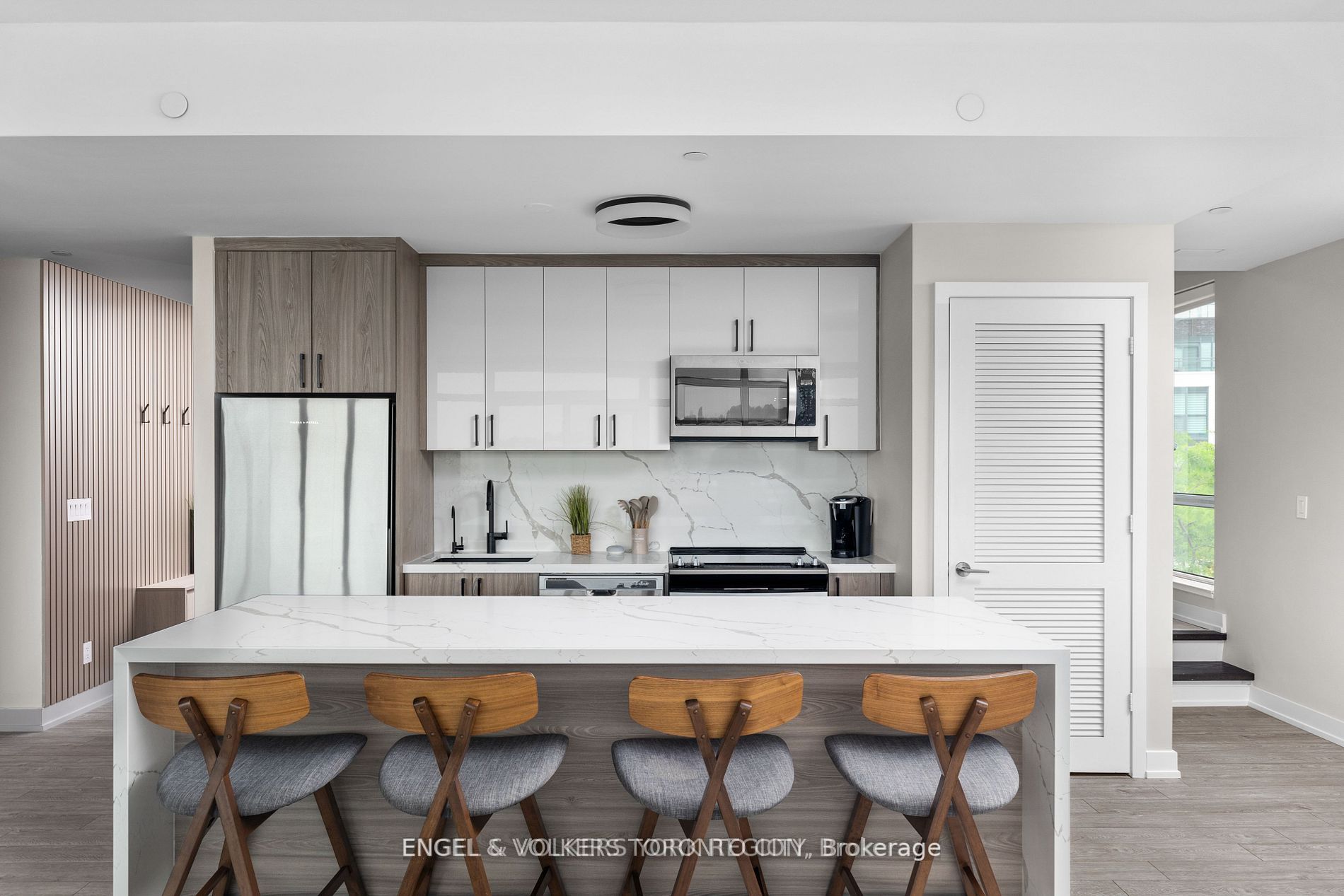 317 Broward Way 110, Innisfil, ON L9S 0M6 photo 2