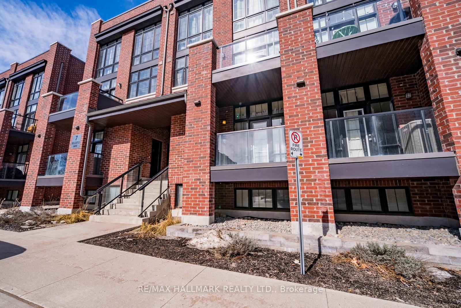 7 Bellcastle Gate 232, Whitchurch-Stouffville, ON L4A 0W5 photo 2