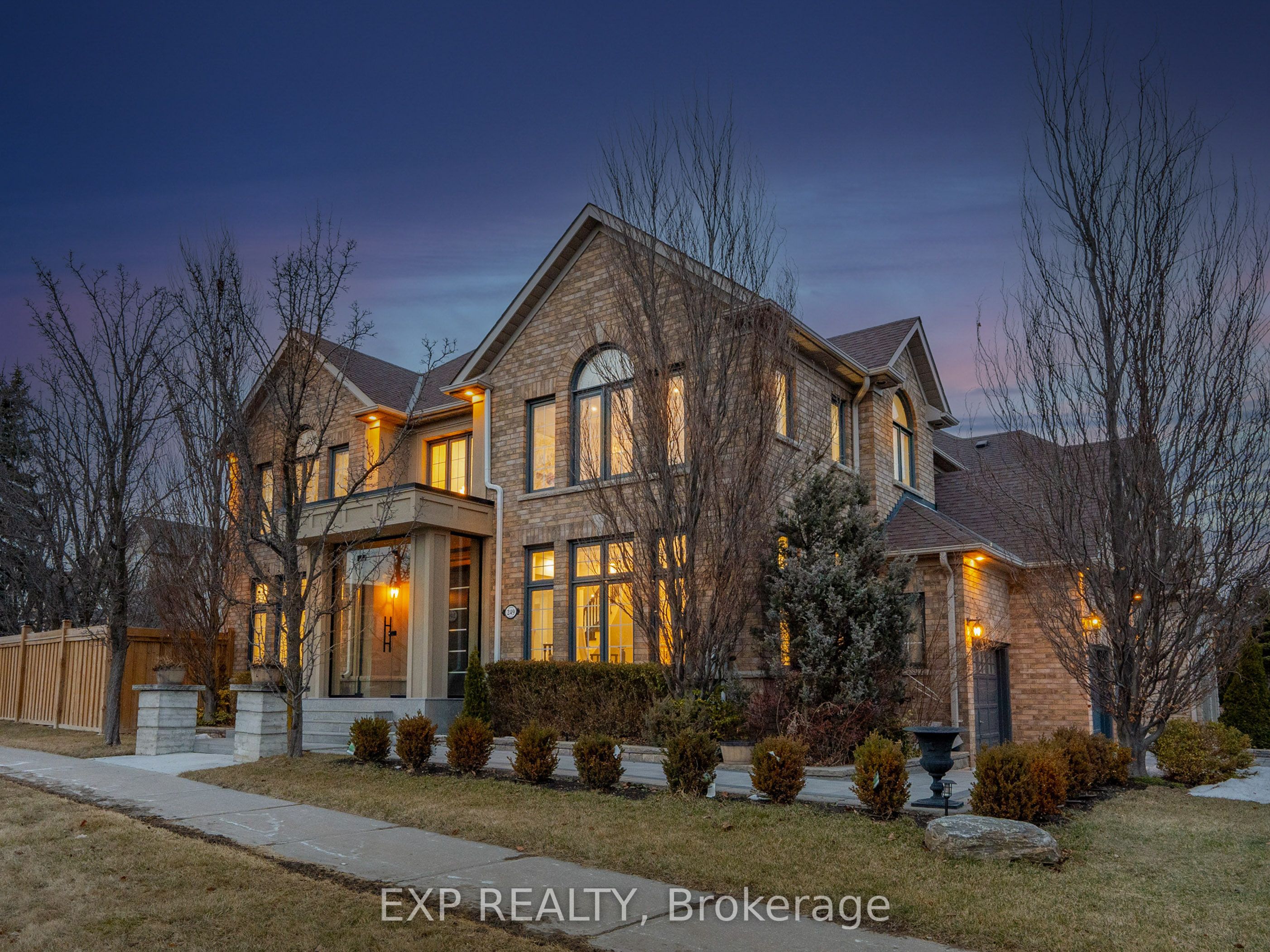 249 Boake Trail, Richmond Hill, ON L4B 4B4 photo 2