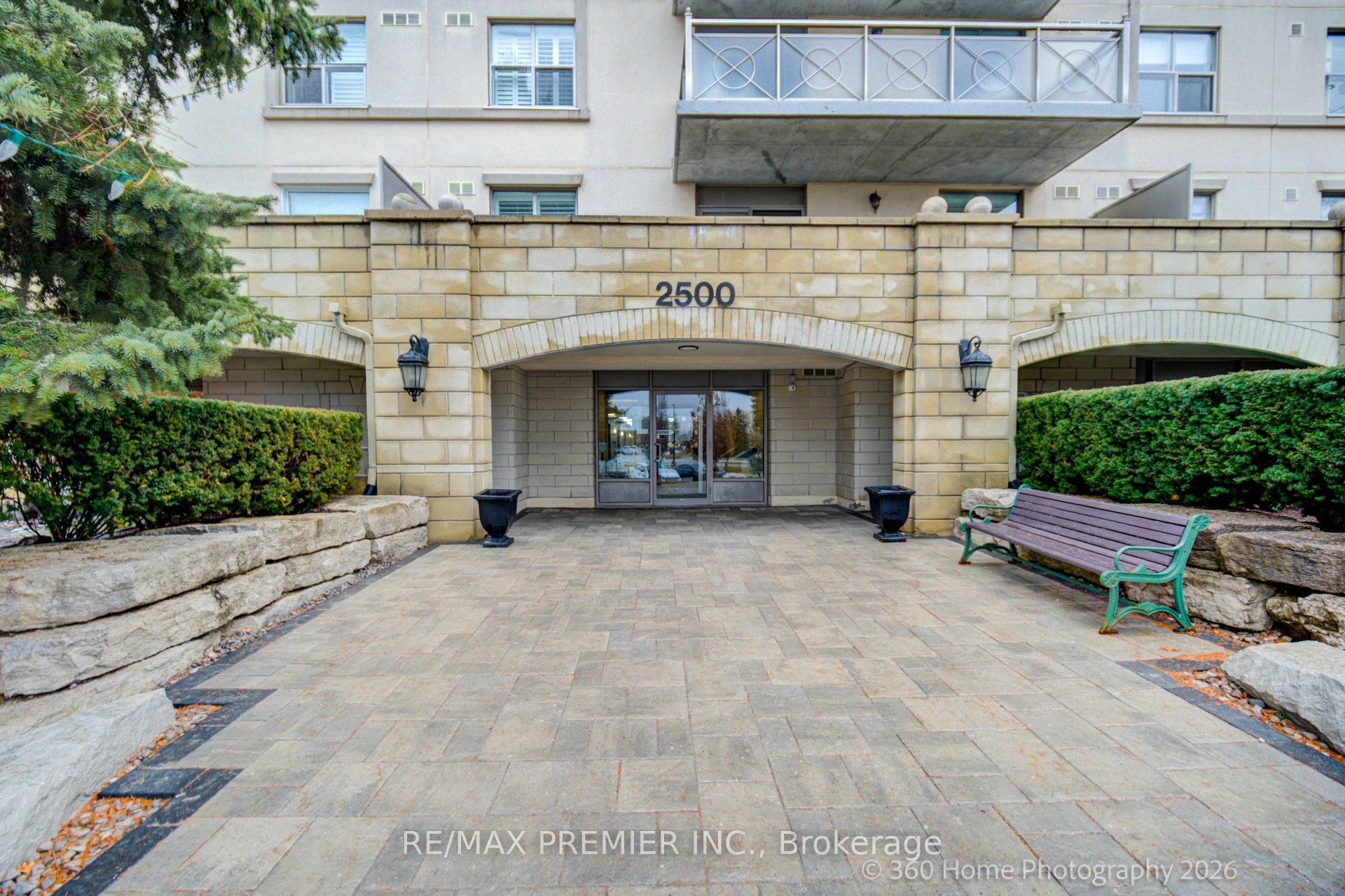 2500 Rutherford Road 311, Vaughan, ON L4K 2N8 photo 3